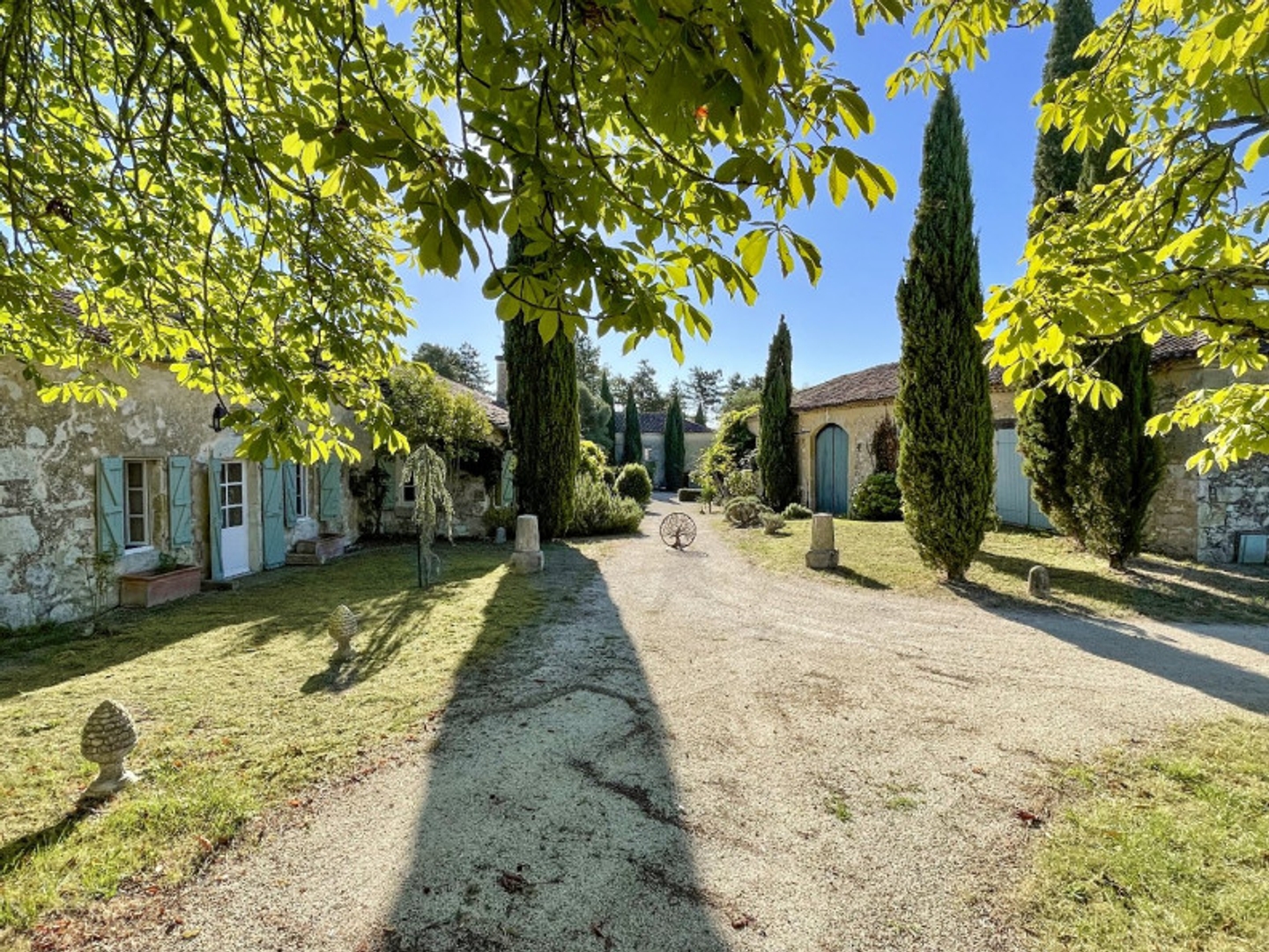 Maison à vendre - 14 pièces - 669m2 - Gondrin (32330)