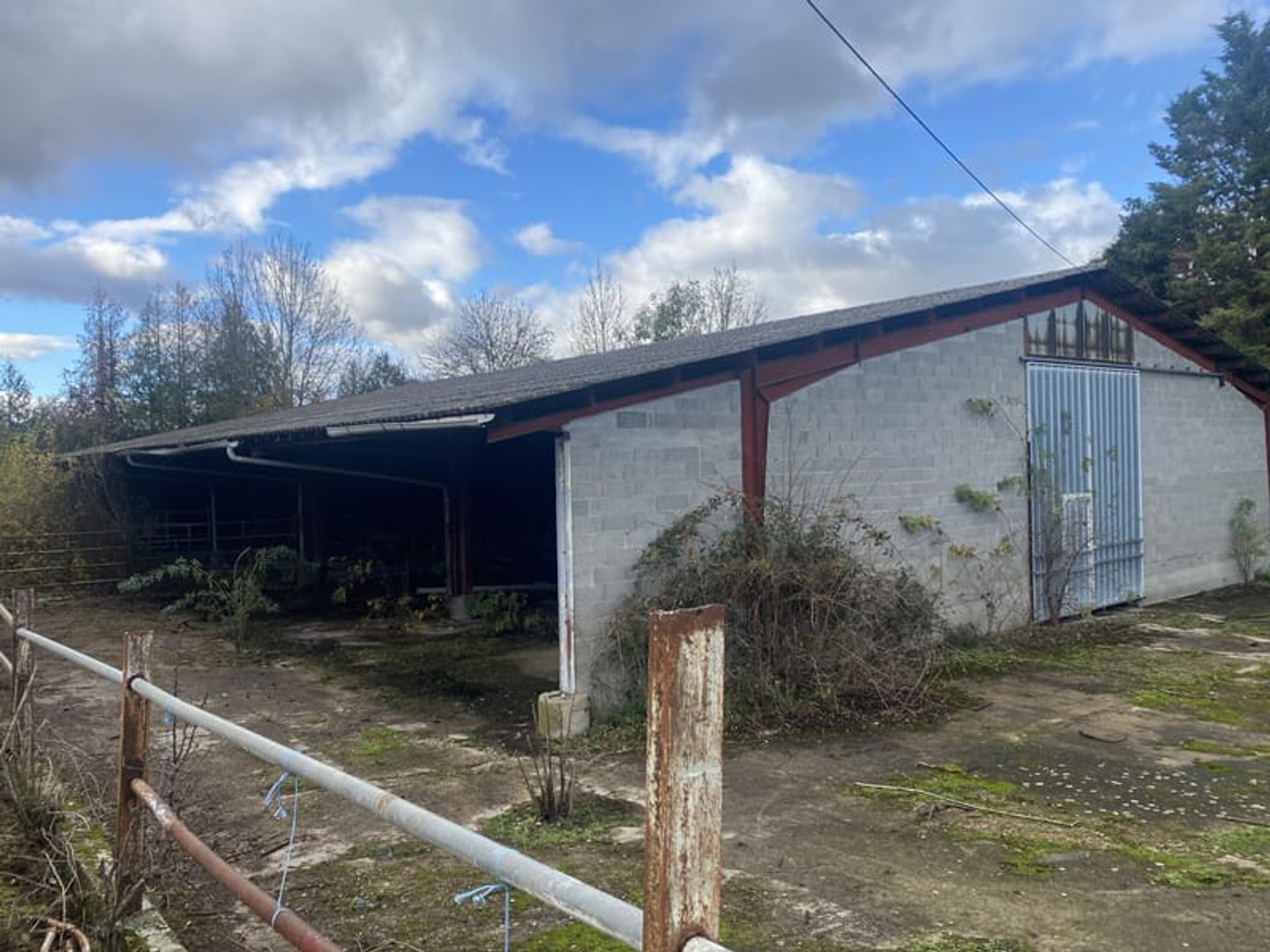 Locaux à vendre - 590m2 - Saint-Just-Saint-... (42170)