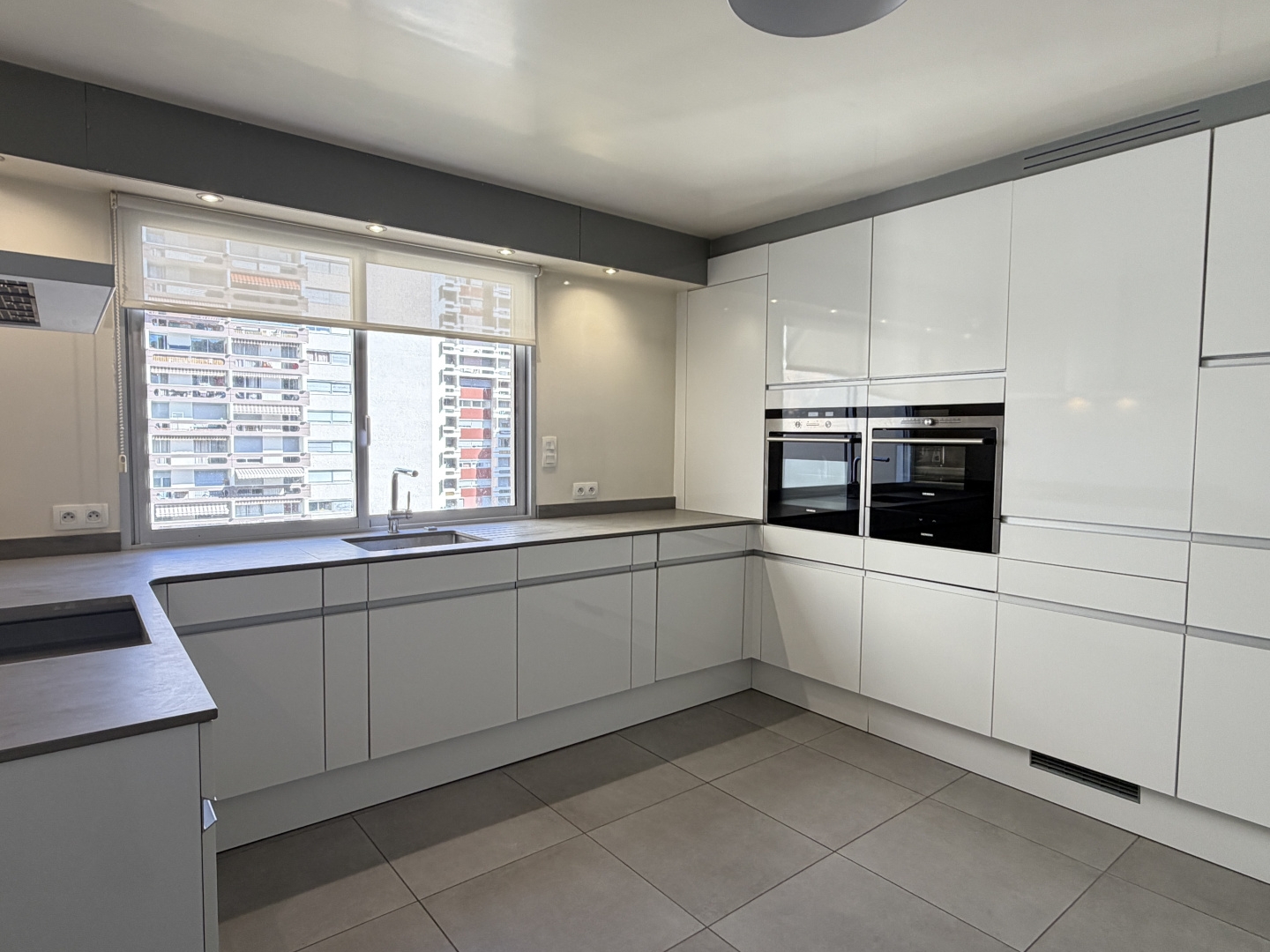 Appartement à vendre - 5 pièces - 145m2 - Saint-Étienne (42000)