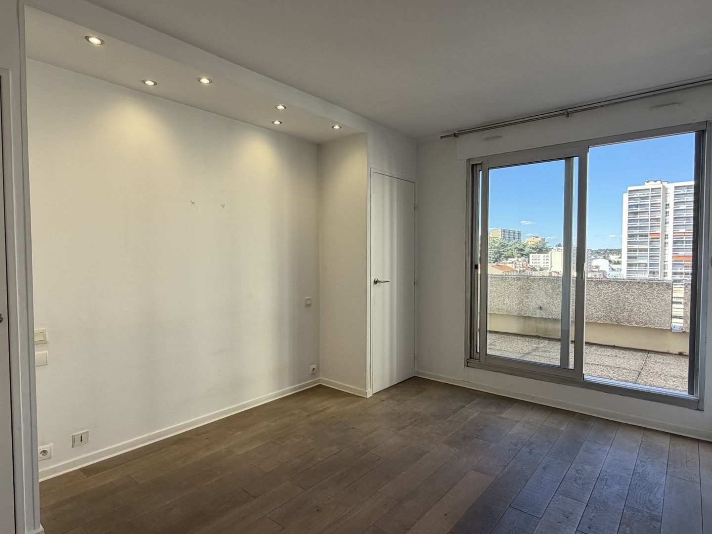 Appartement à vendre - 5 pièces - 145m2 - Saint-Étienne (42000)