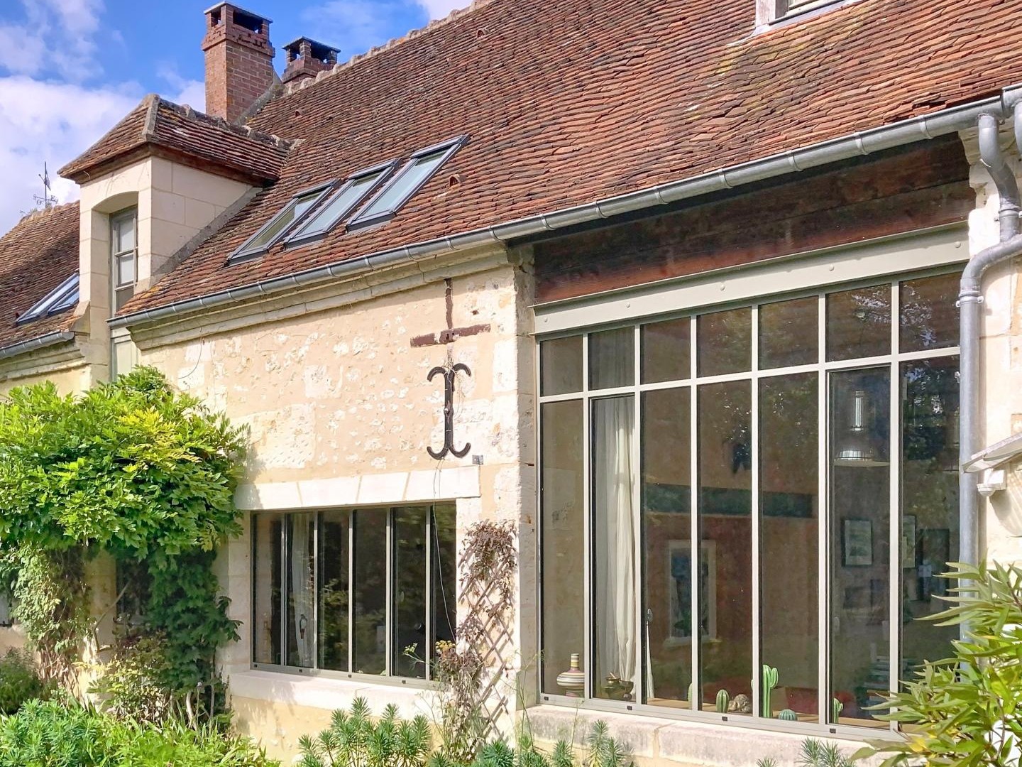 Ancienne faïencerie percheronne du XVIIIe : un patrimoine réinventé avec soin