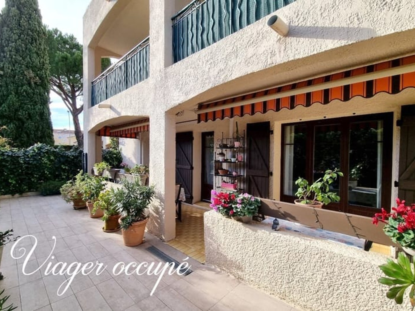 Sanary-sur-Mer, viager occupé pour ce T3 en rez-de-jardin avec terrasse, cave et garage