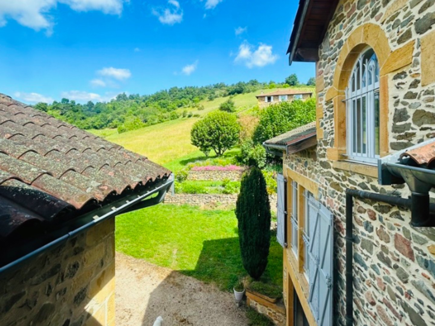 Maison à vendre - 11 pièces - 289m2 - Létra (69620)