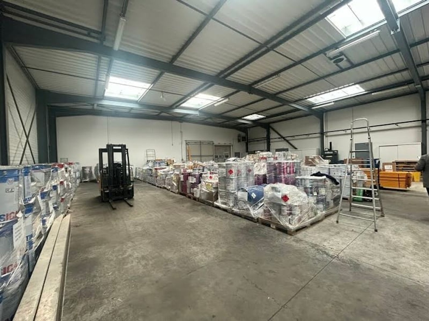 Locaux à vendre - 1384m2 - Chalon-Sur-Saône (71100)