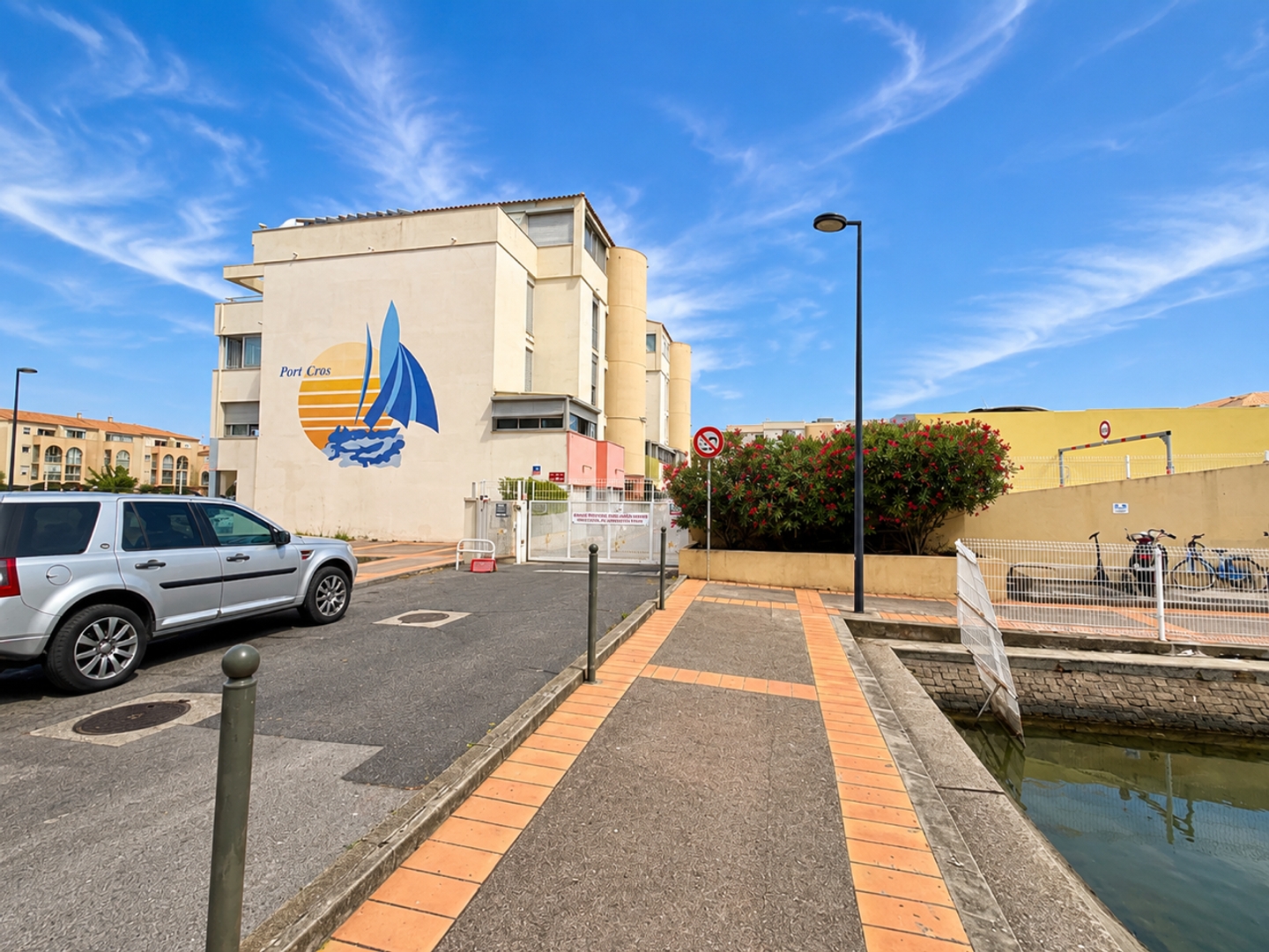 VENTE GARAGE DANS LA RESIDENCE PORT CROS AUX QUILLES A SETE