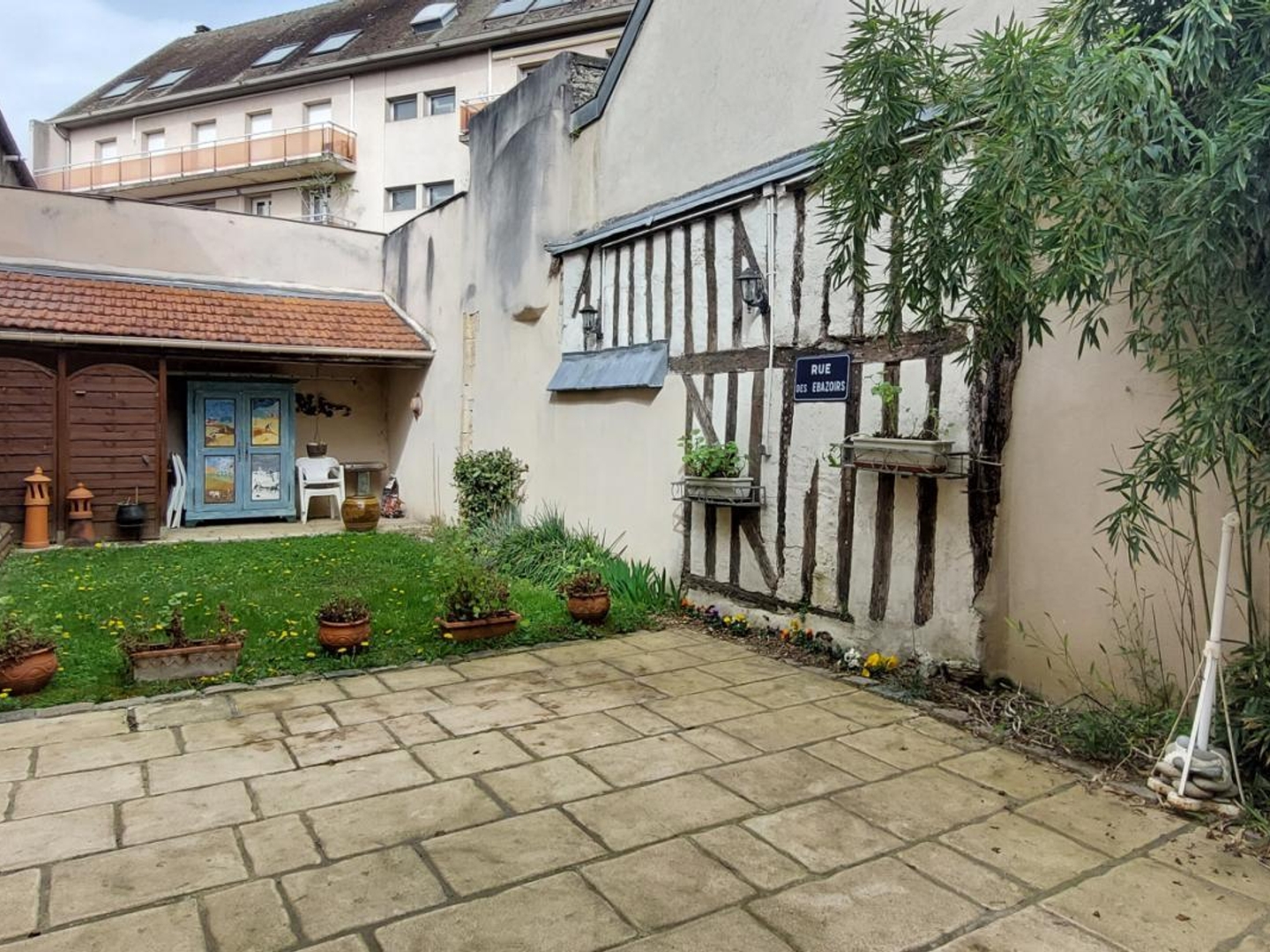 Vends t6 et plus - 92 m² - Dijon 21000