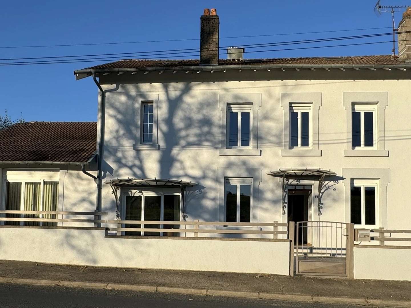 Grande maison familiale de 200 m² habitables sur un magnifique terrain paysager de 2 575 m²