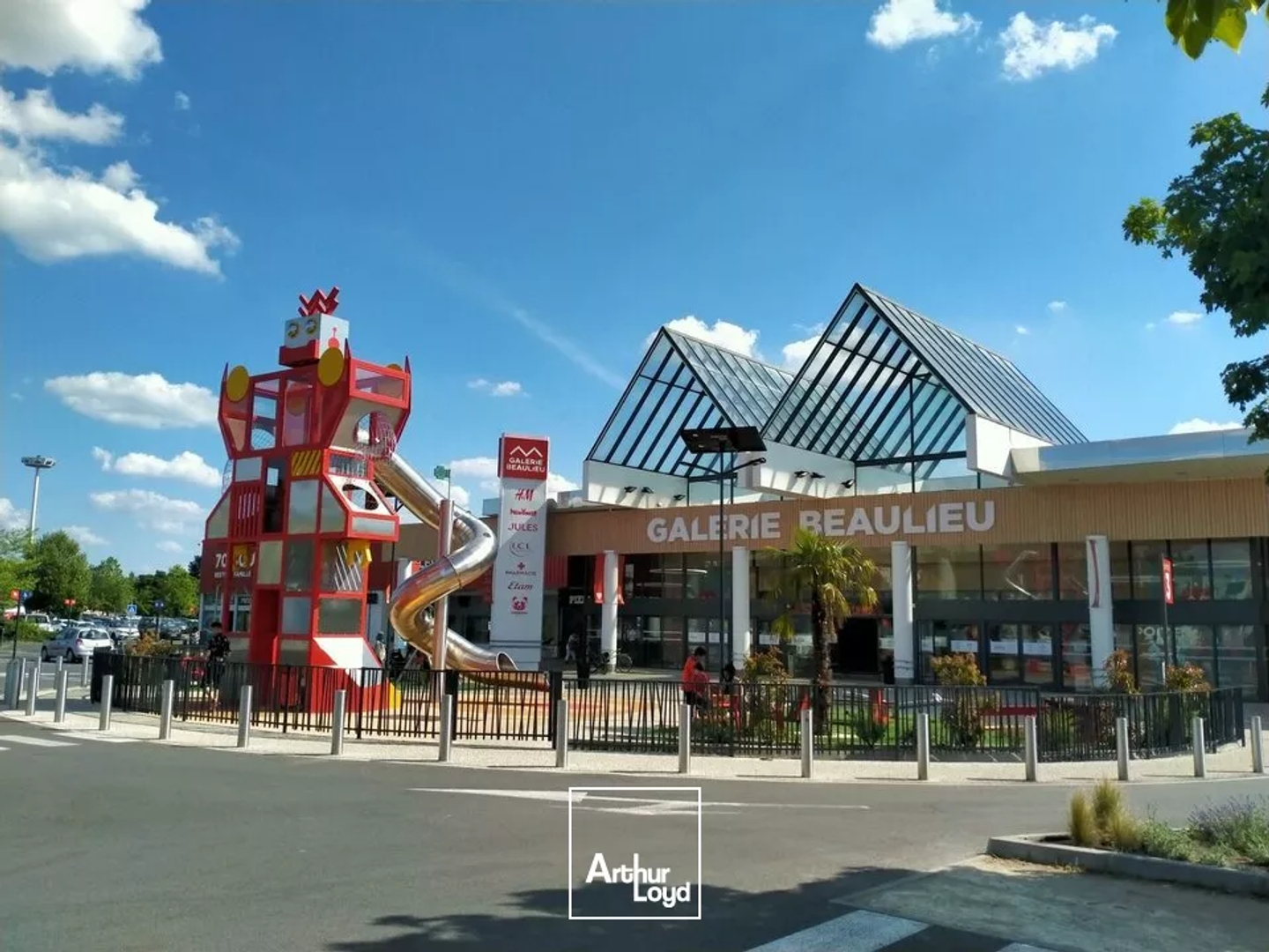 LOCAL COMMERCIAL vente à POITIERS 86000