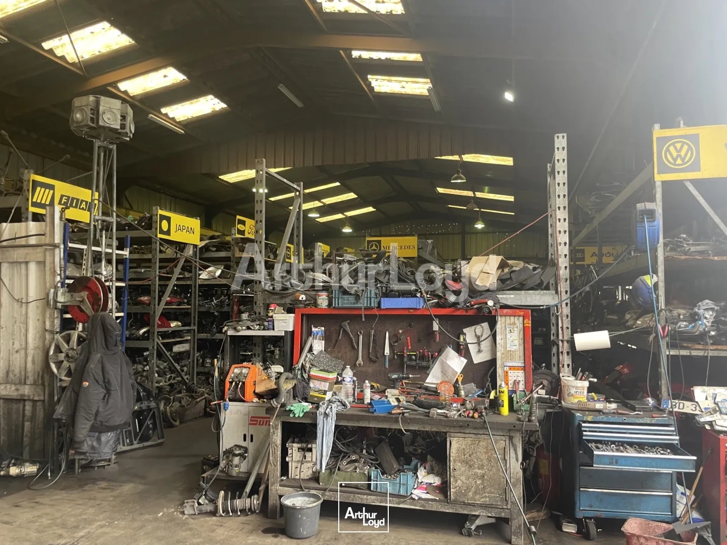 Locaux à vendre - 1150m2 - Villeneuve-D'ascq (59650)