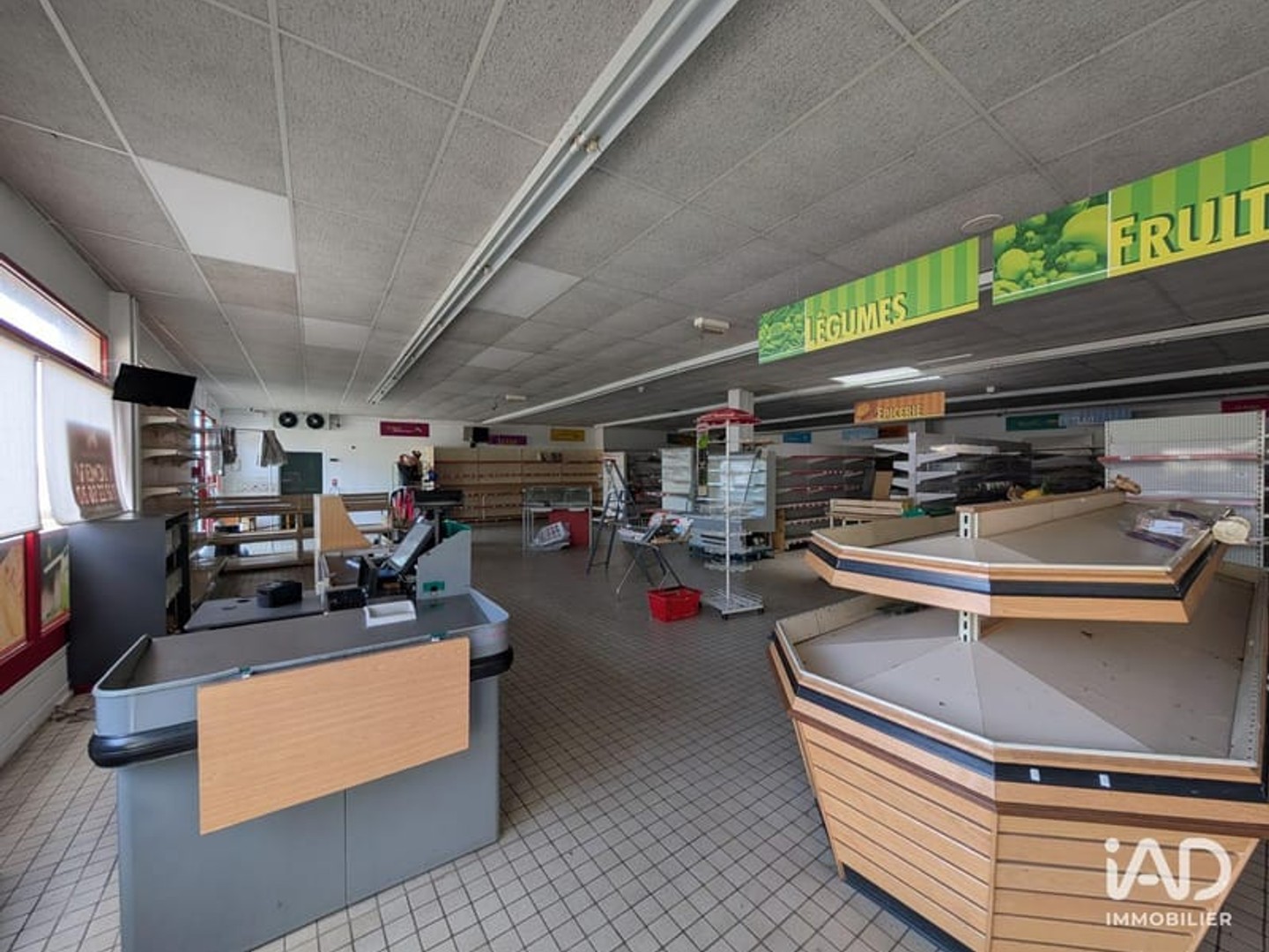 Immeuble commercial 450 m²