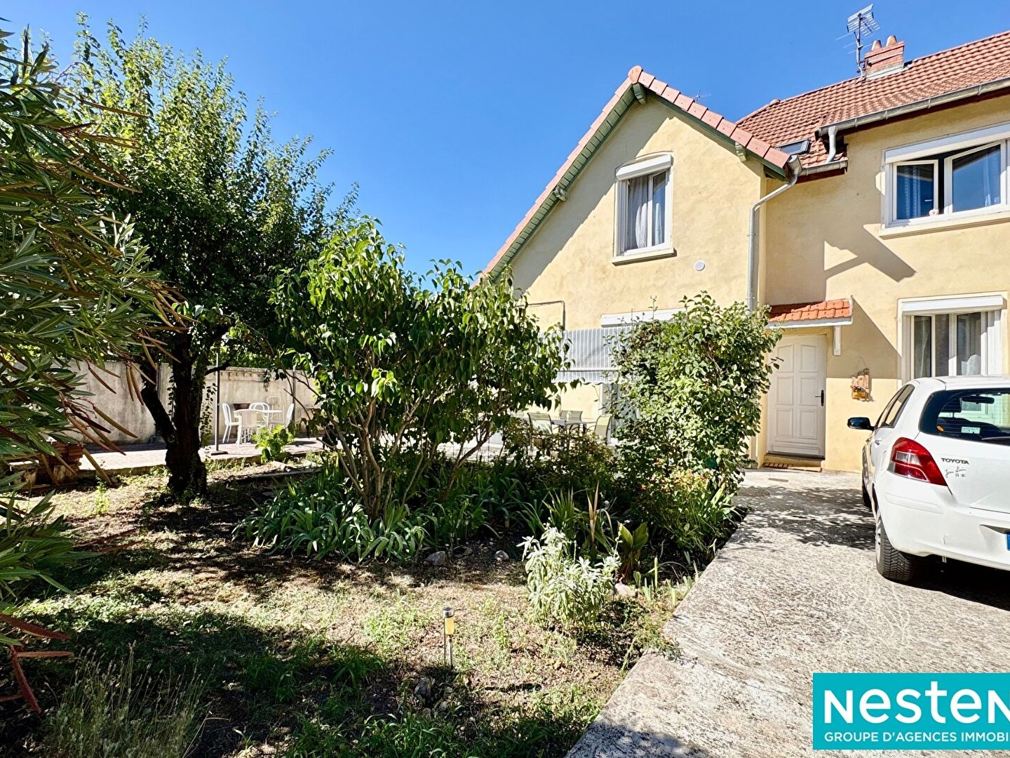 MAISON 64 M² -VILLEURBANNES - STATIONNEMENT - CAVES - PROCHES COMMODITES