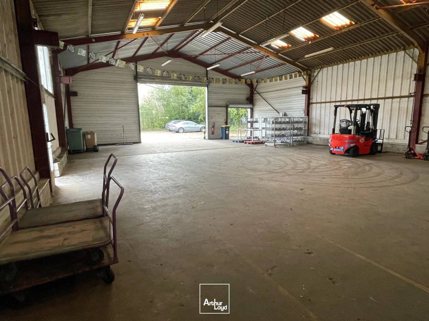 Locaux à vendre - 585m2 - Gaillon (27600)