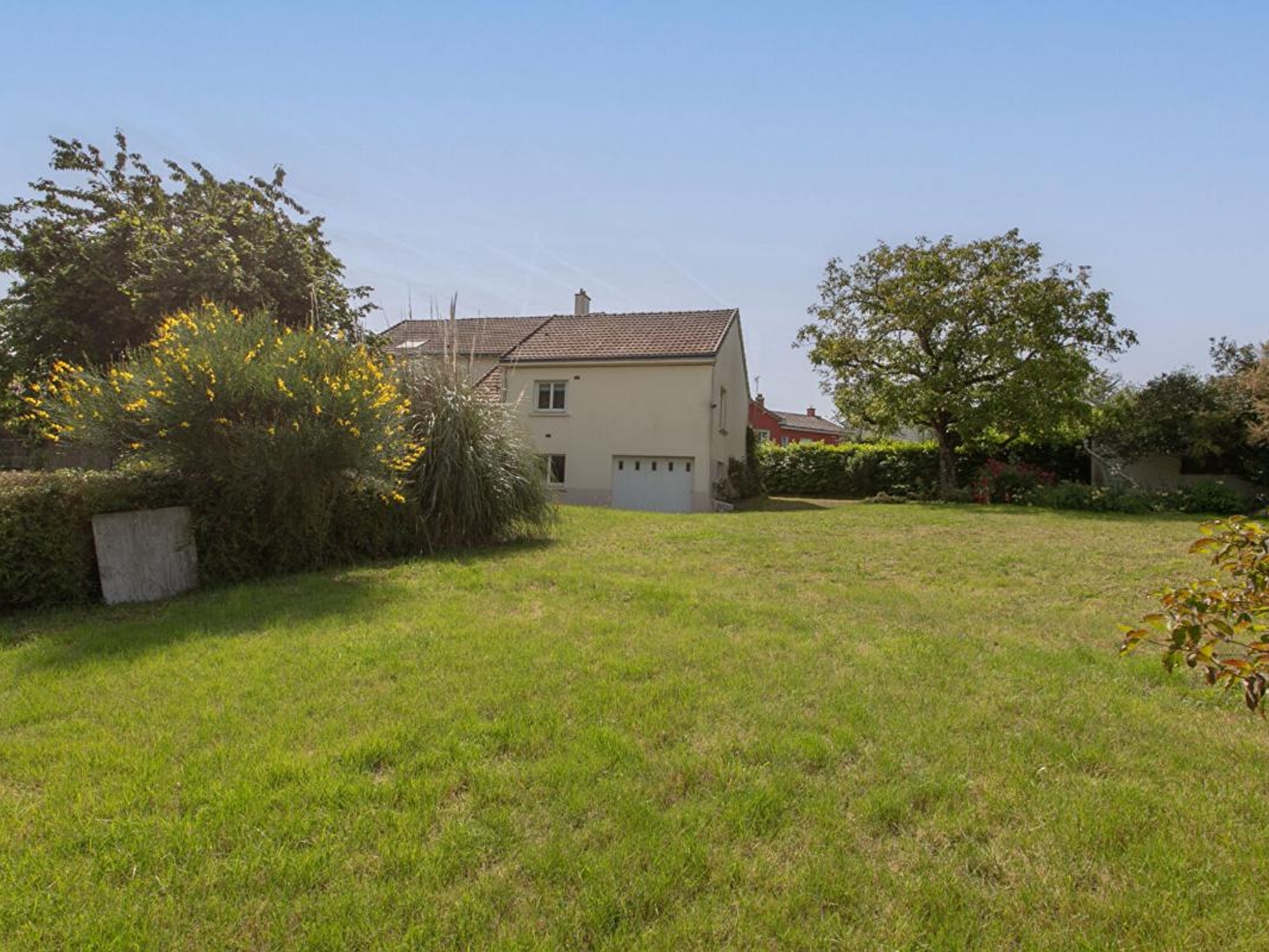 Maison Gorges 6 P et terrain à bâtir. 4 Chs . 128,7 M² . T 1034 M² . 2 garages . Sous sol