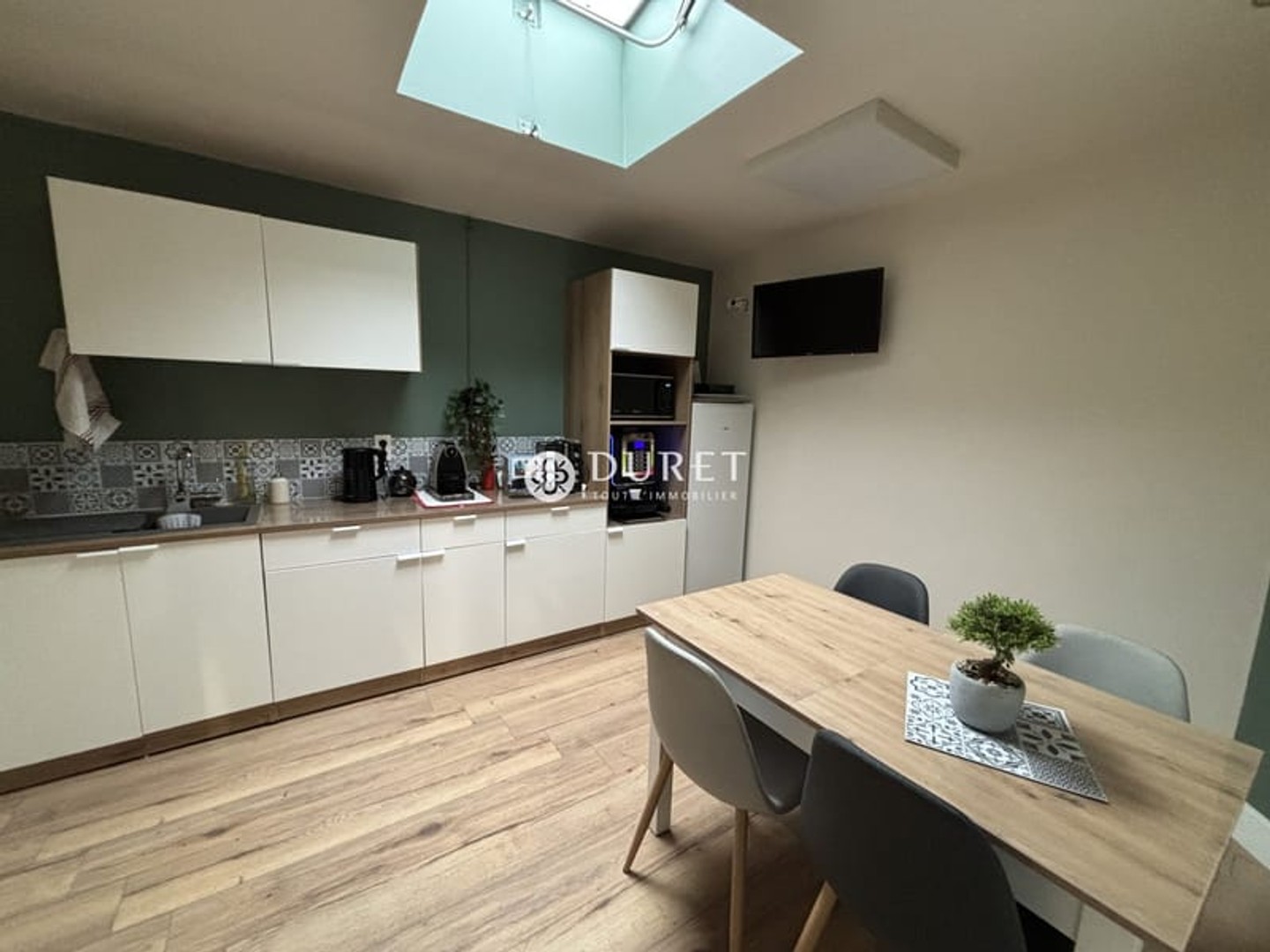 Local commercial 721 m²