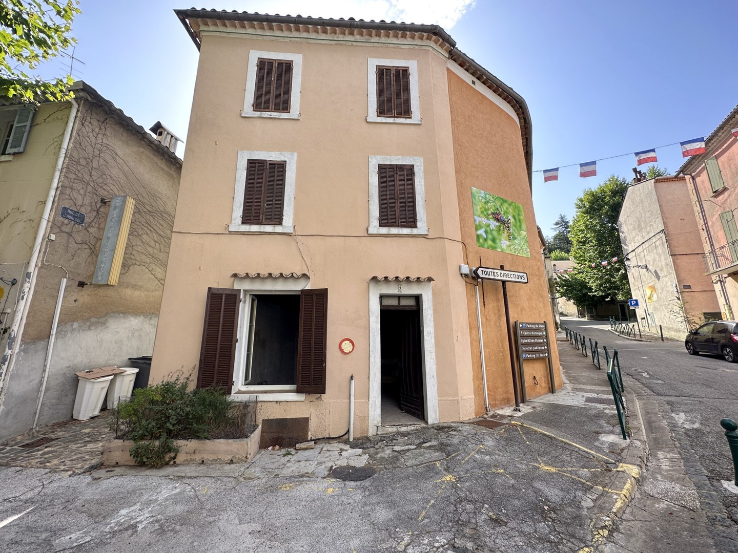 COLLOBRIERES IMMEUBLE BEAUX VOLUMES