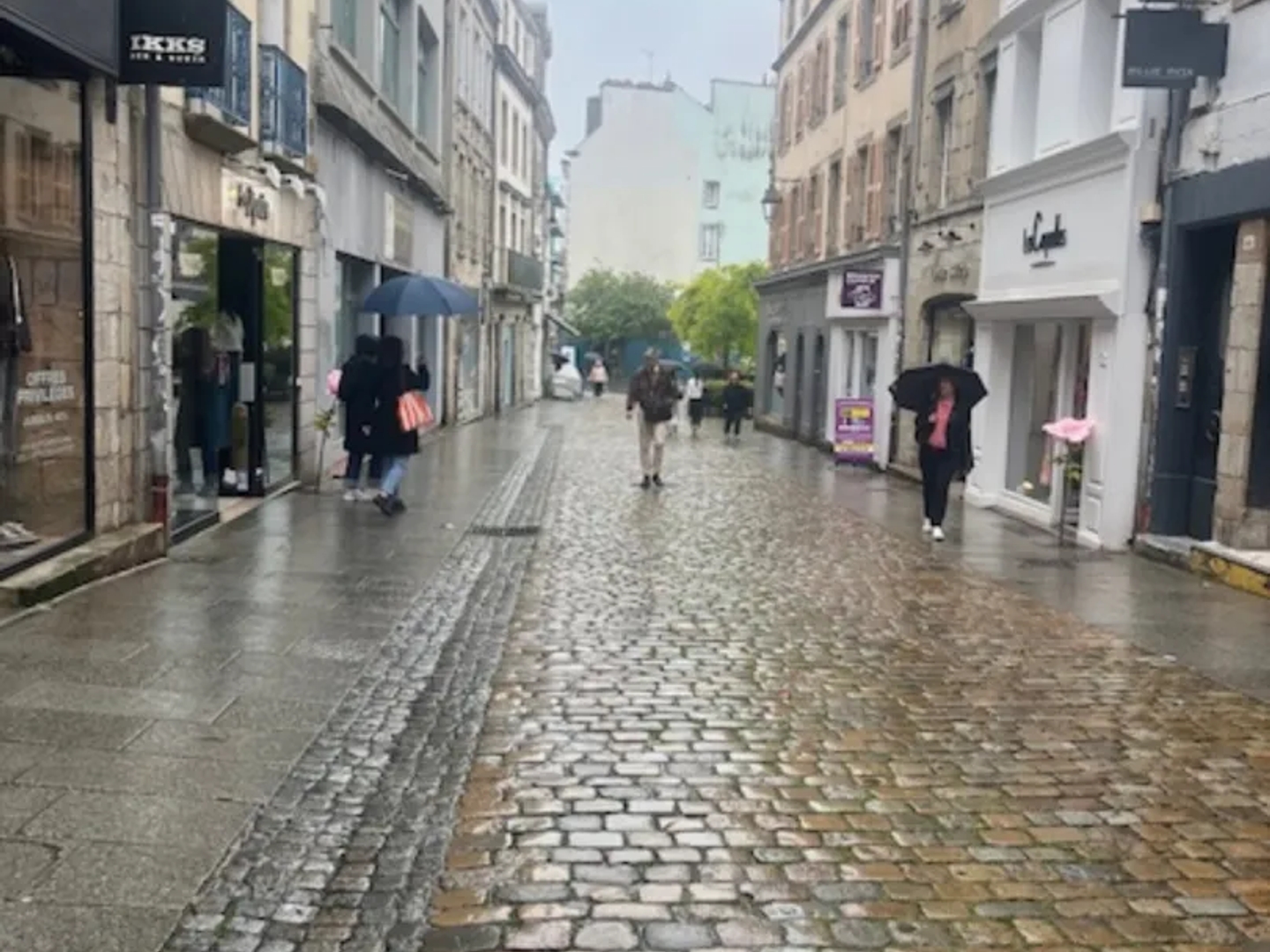 A VENDRE - LOCAL COMMERCIAL - 175 M² - QUIMPER