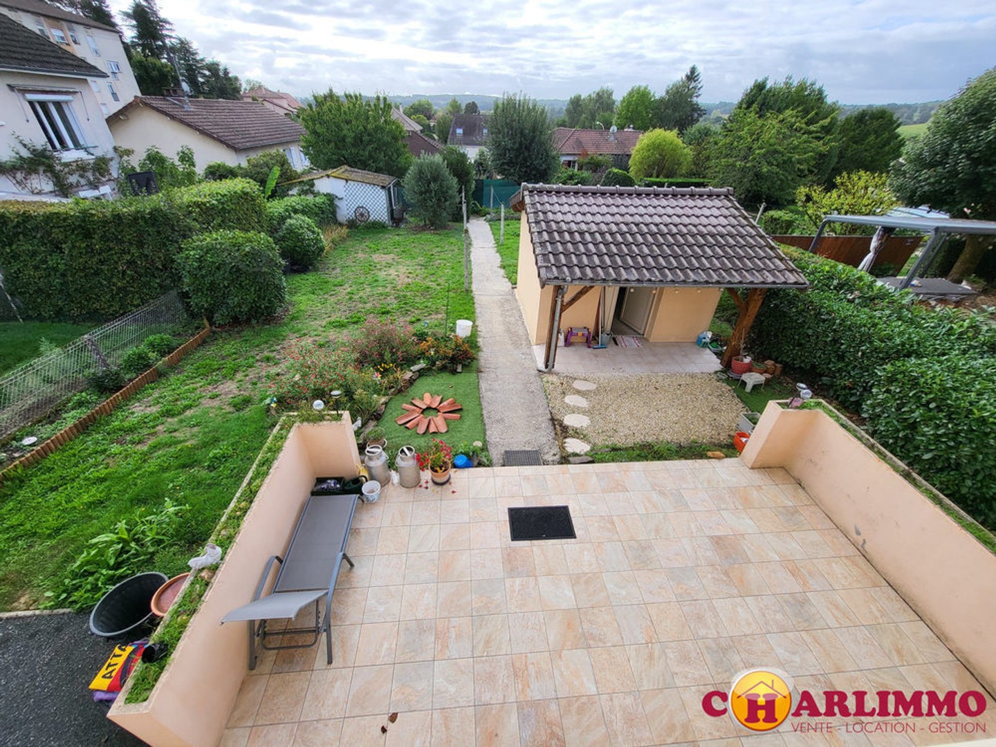 Maison avec jardin et dépendance proche centre ville