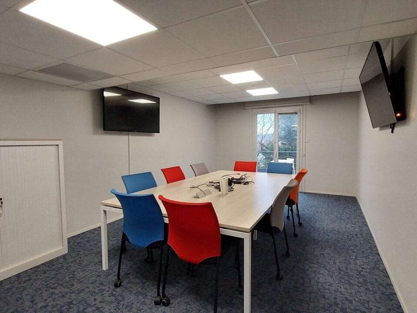 À vendre bureaux rénovés 4560m² à Castres