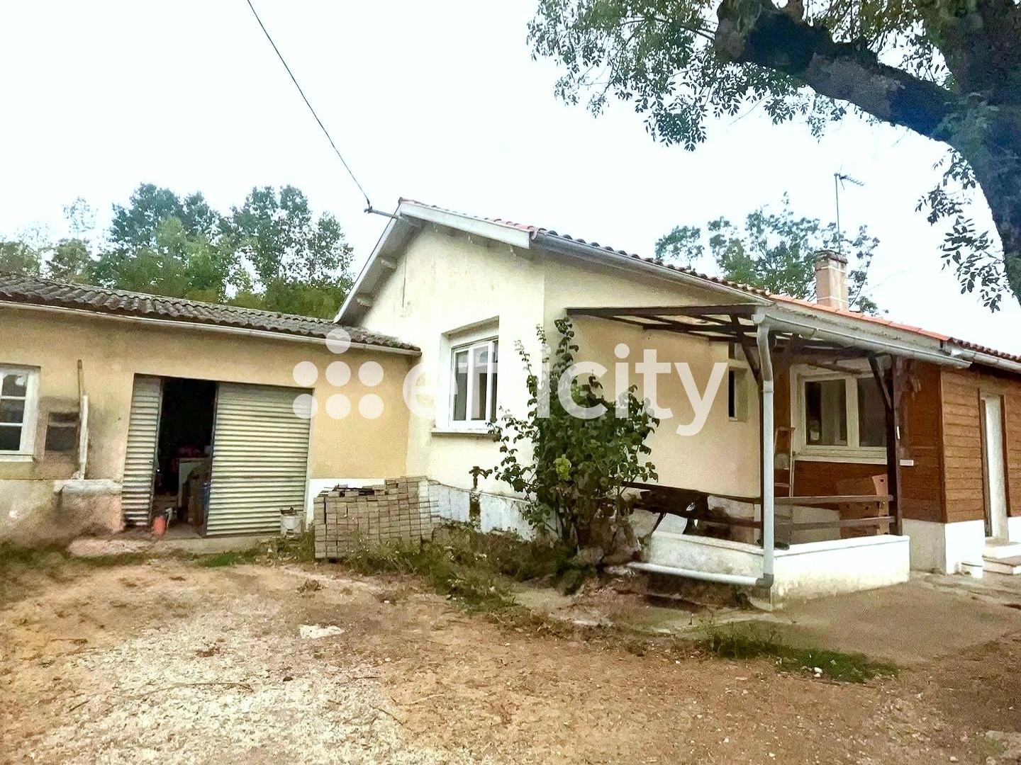 Maison à vendre - 5 pièces - 90m2 - Verdille (16140)