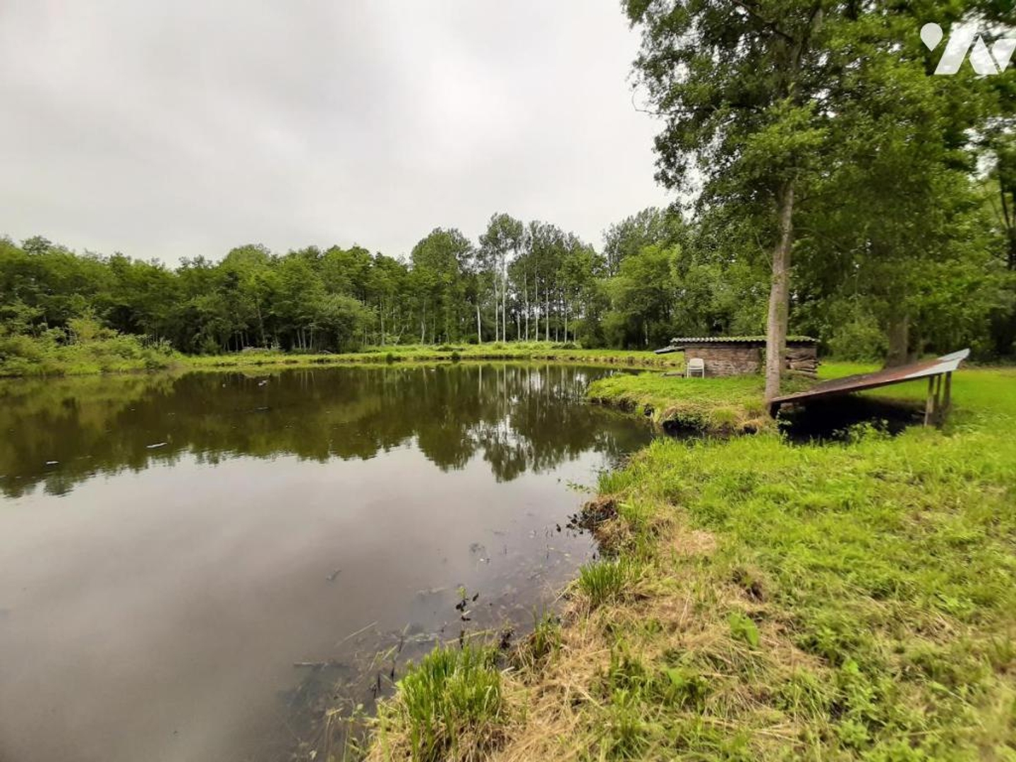 Terrain 5705 m²