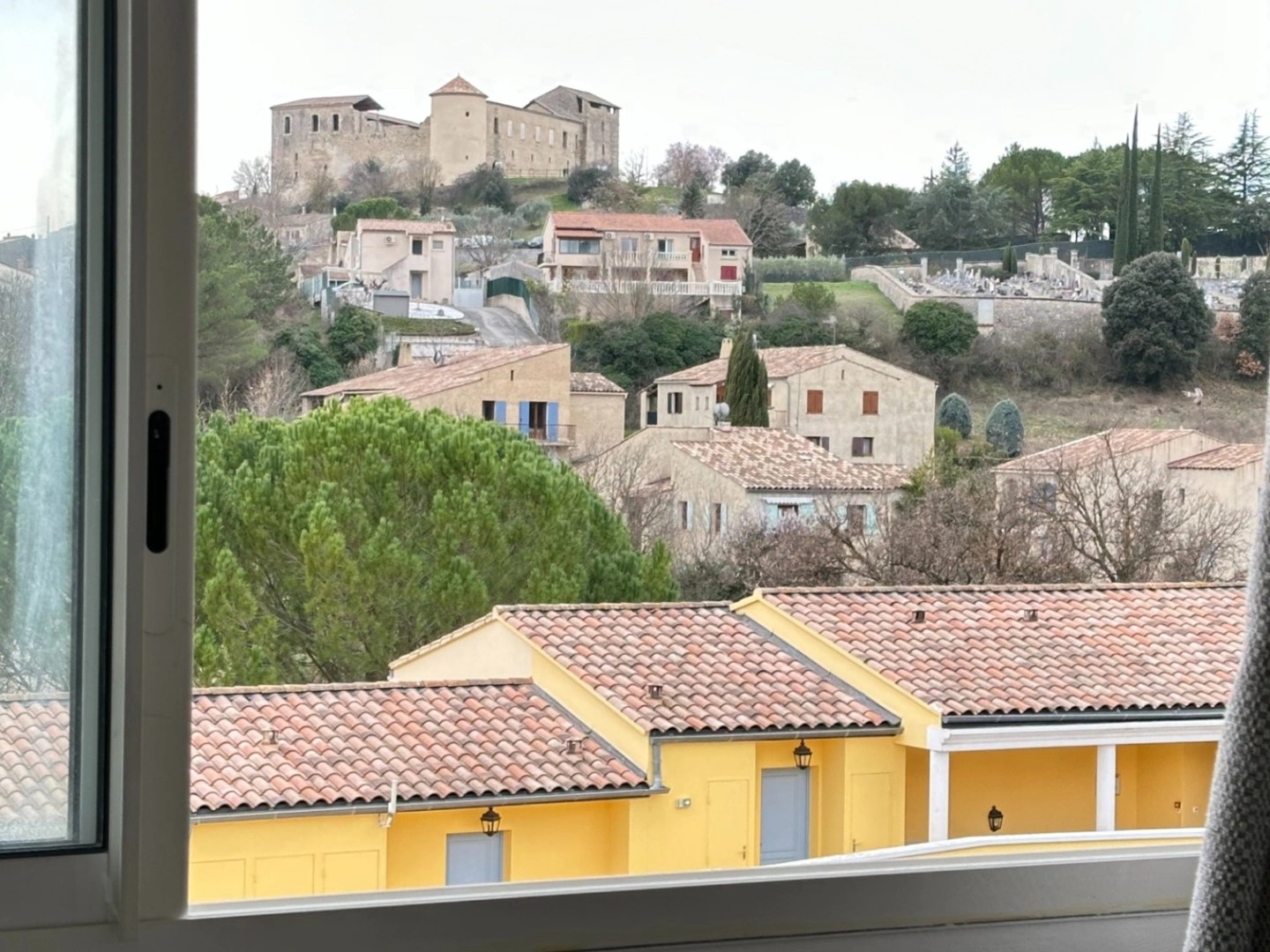 Appartement à vendre - 2 pièces - 40m2 - Gréoux-Les-Bains (04800)