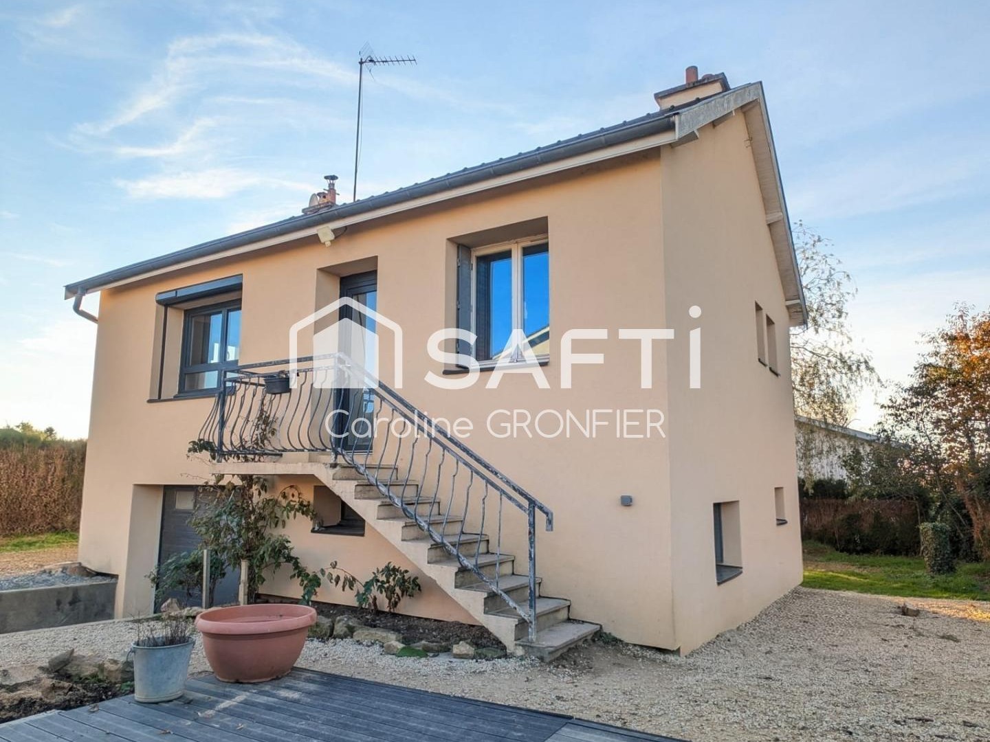 Maison élevée sur sous-sol - Palinges