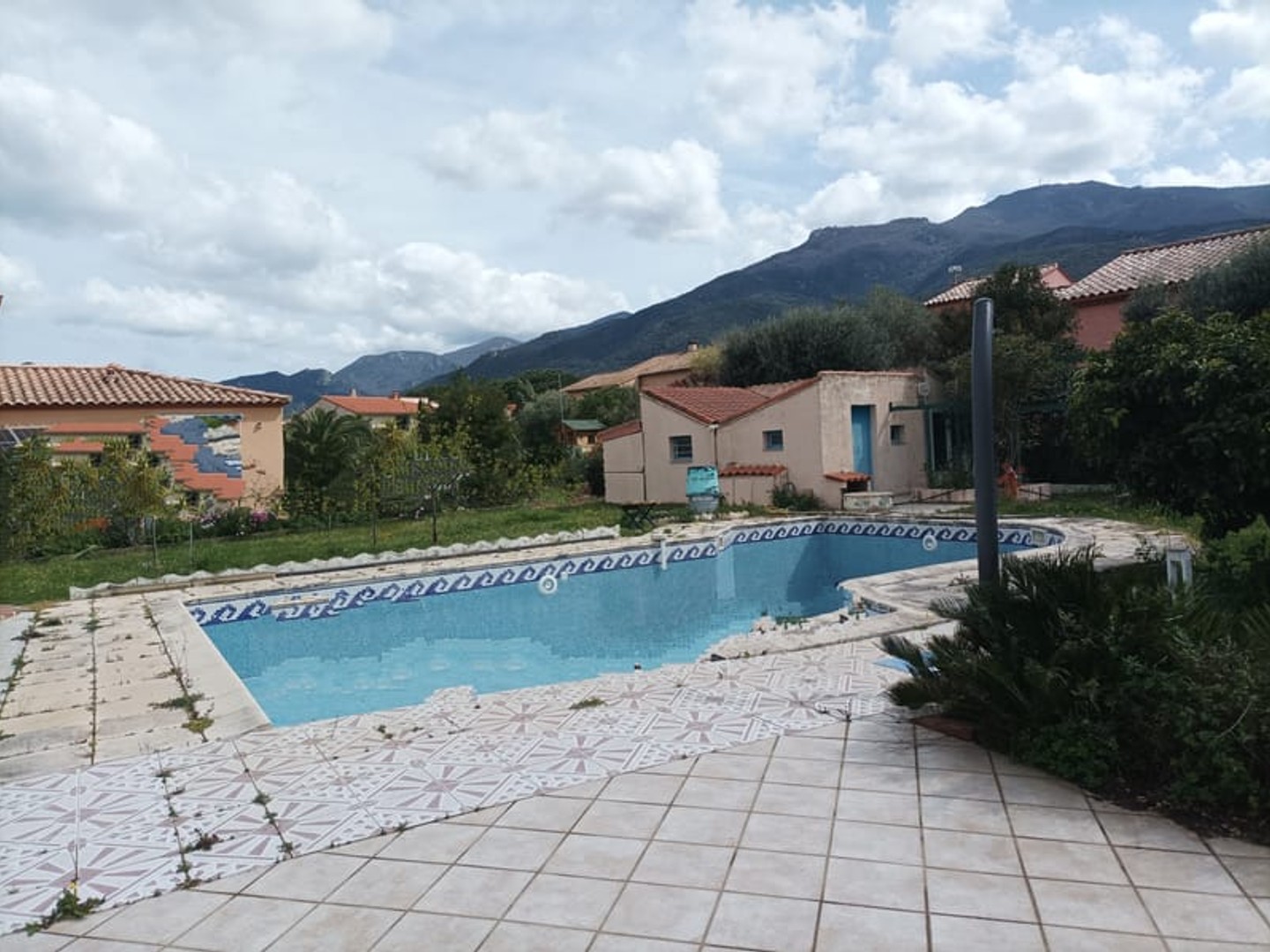 VILLA AVEC PISCINE ET STUDIO INDEPENDANT VUE ALBERES