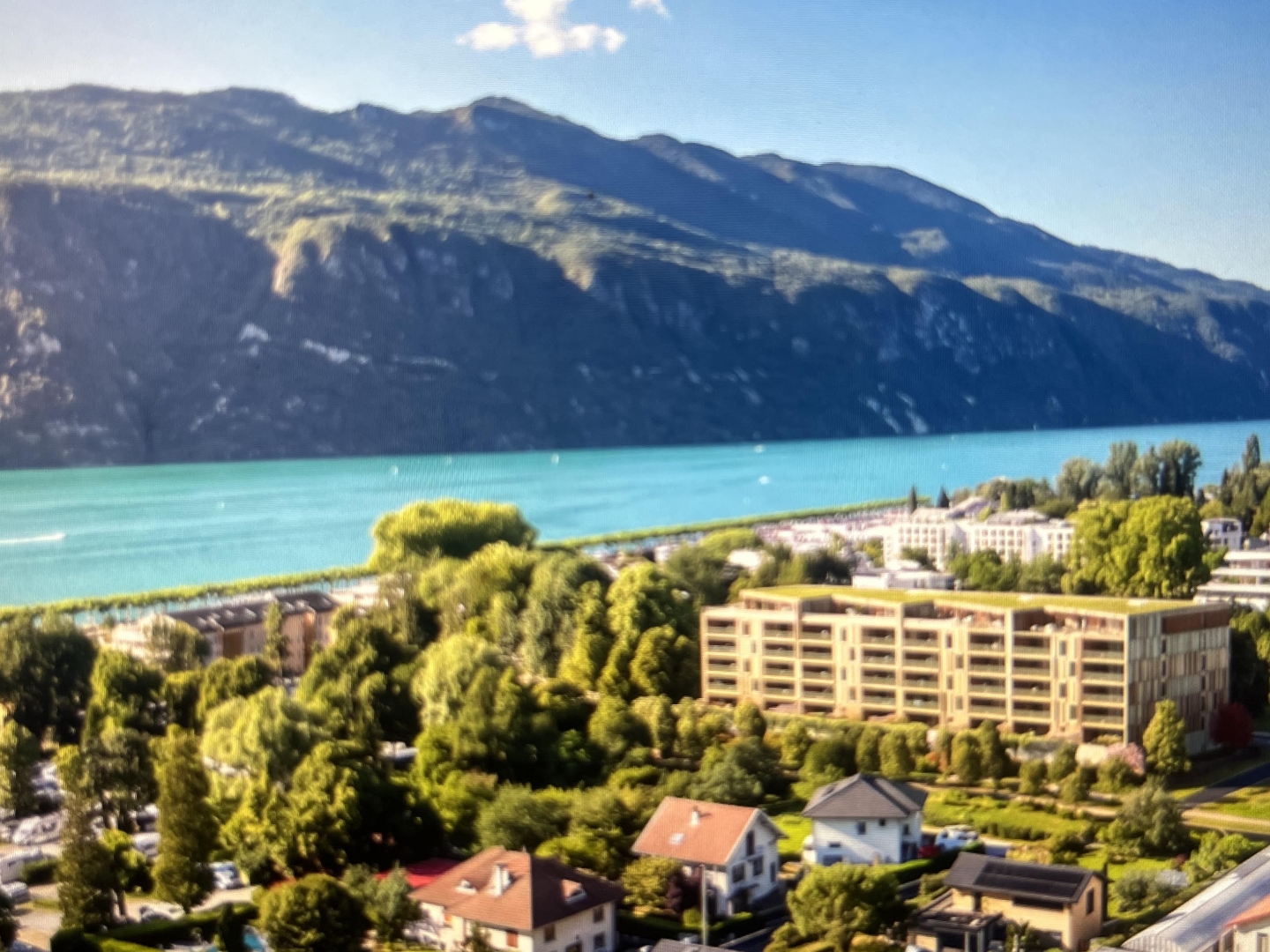 AIX LES BAINS T2 DE 61m2 donnant sur terrasse de 40m2 à 100m du lac