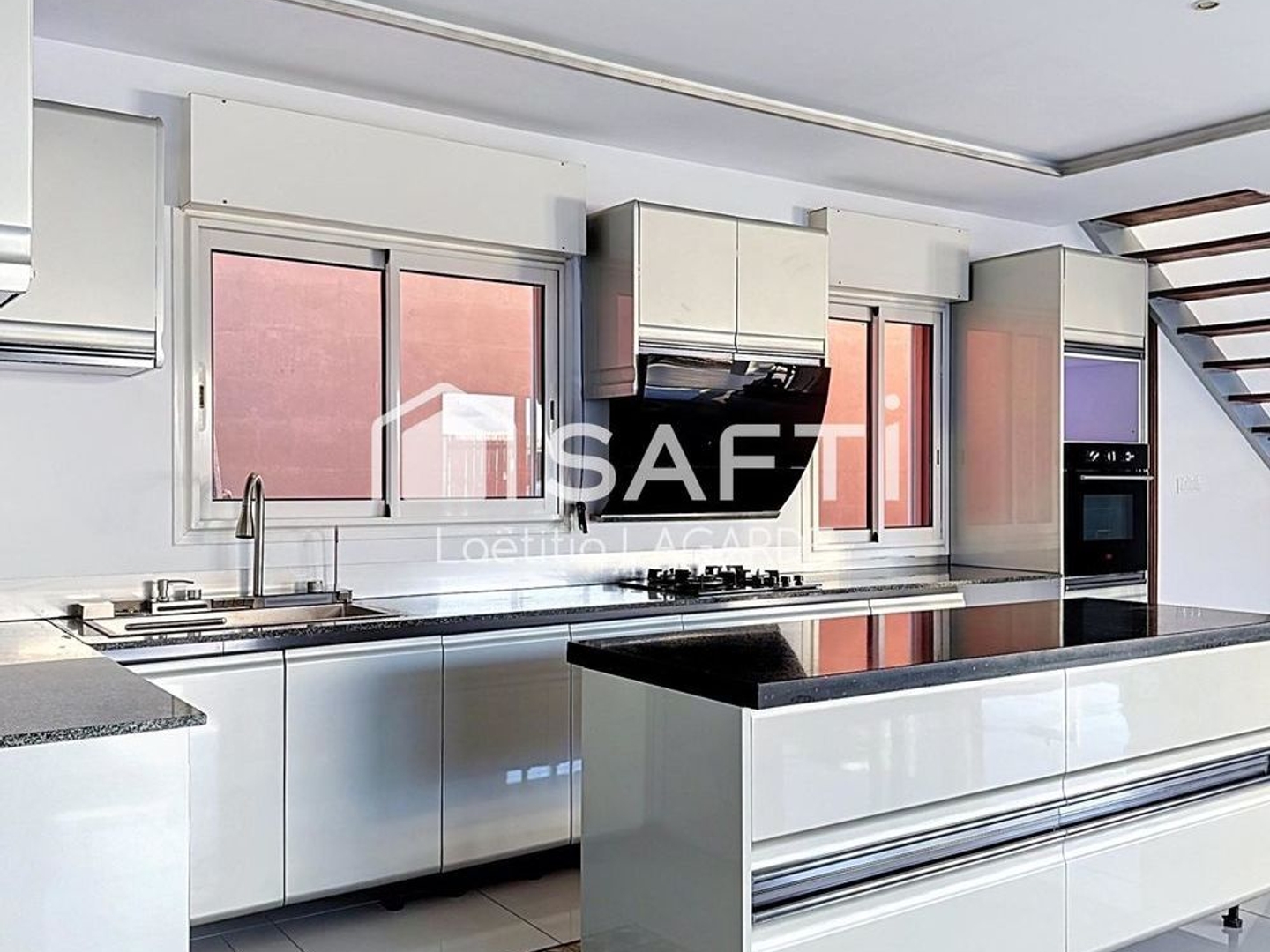 Maison à vendre - 4 pièces - 113m2 - Saint-Pierre (97432)