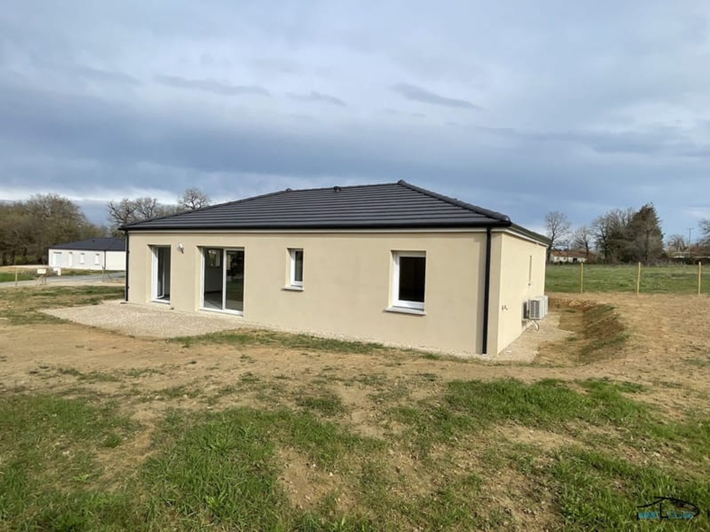 MAISON NEUVE T4 DE PLAIN-PIED AVEC JARDIN - LANUEJOULS