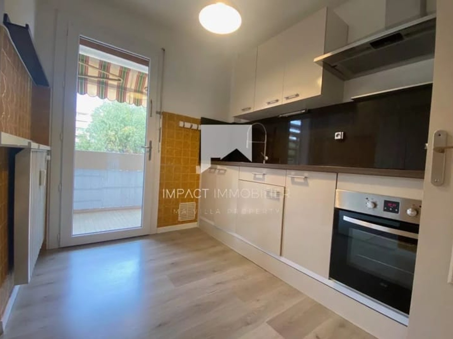 Appartement à vendre - 3 pièces - 74m2 - Hyères (83400)