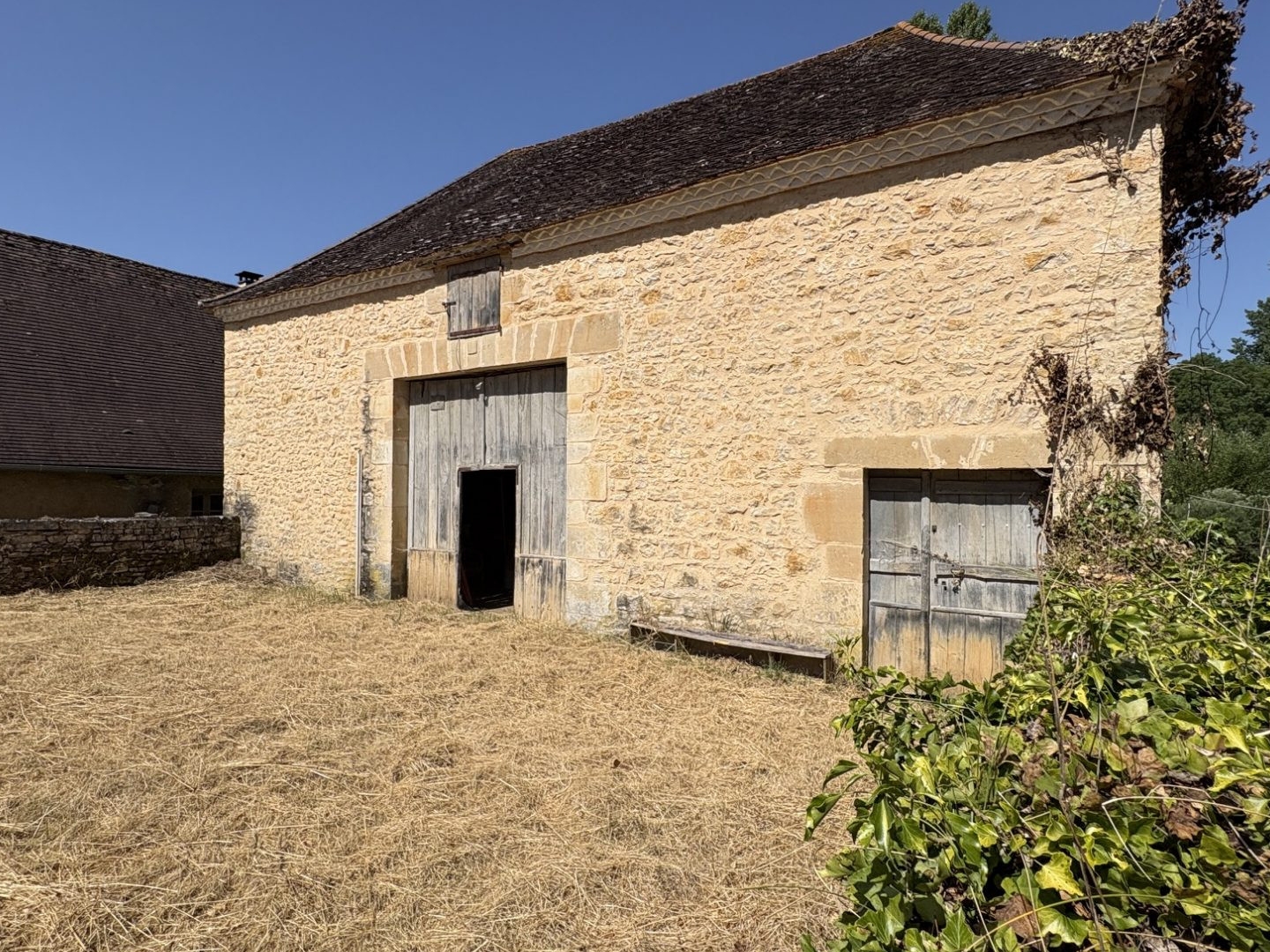 Maison à vendre - 1 pièce - 150m2 - Saint-Germain-Des... (24160)