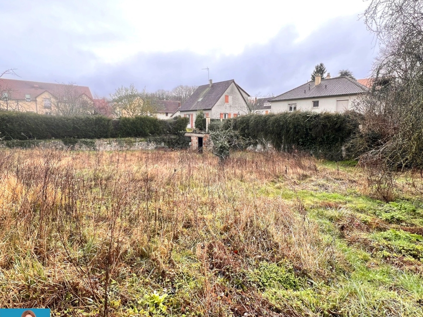 Terrain 585 m²