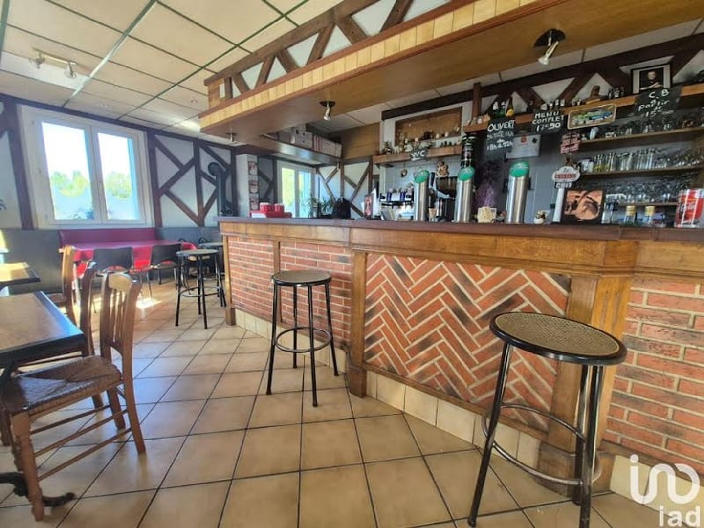 Magasin à vendre - 150m2 - Crécy-Au-Mont (02380)