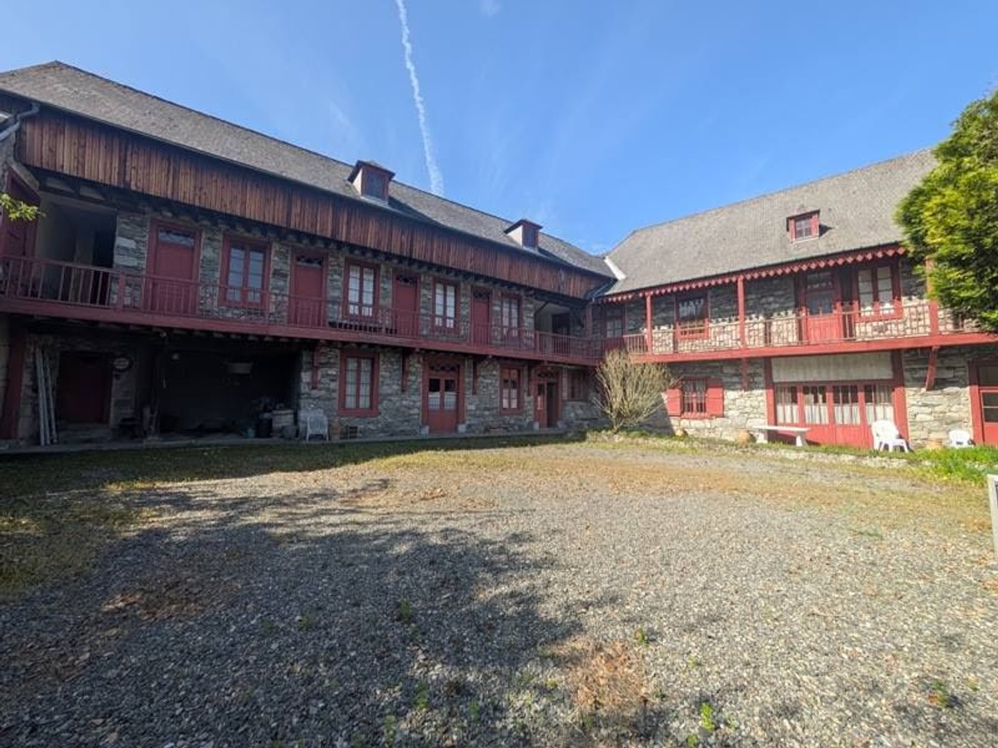 Maison à vendre - 18 pièces - 358m2 - Pierrefitte-Nestalas (65260)