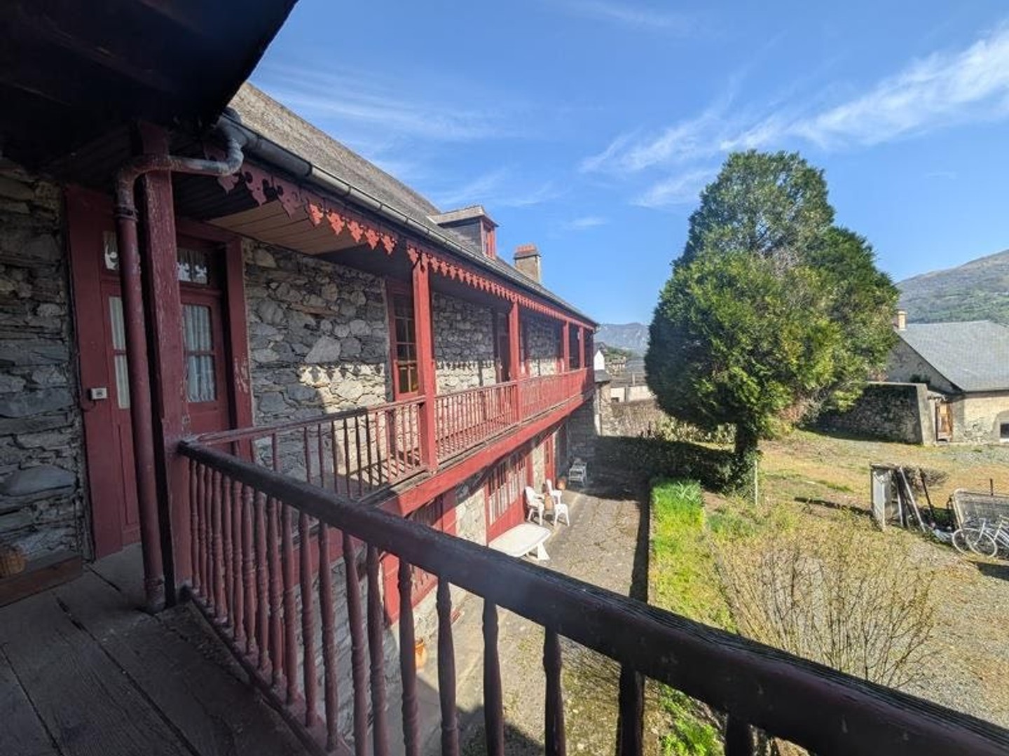 Maison à vendre - 18 pièces - 358m2 - Pierrefitte-Nestalas (65260)