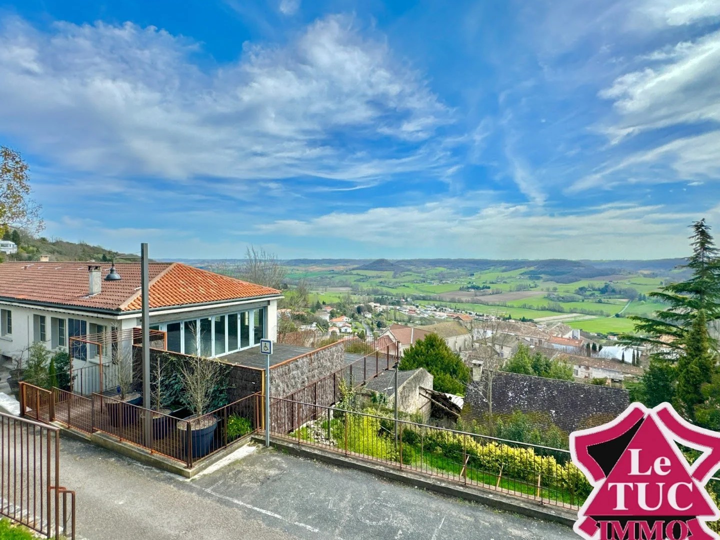 Maison 13 pièces 330 m²