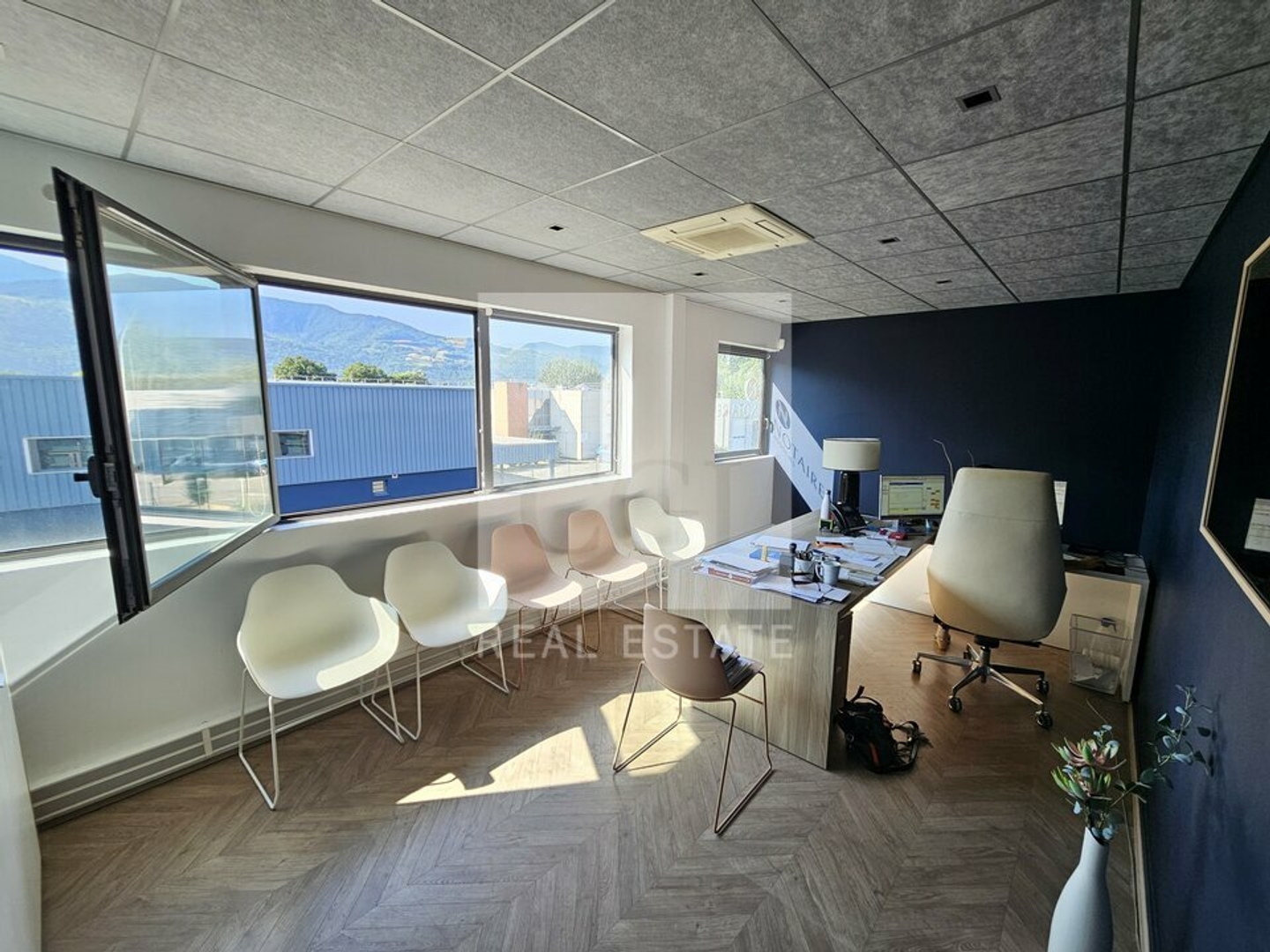 Bureau 209 m²