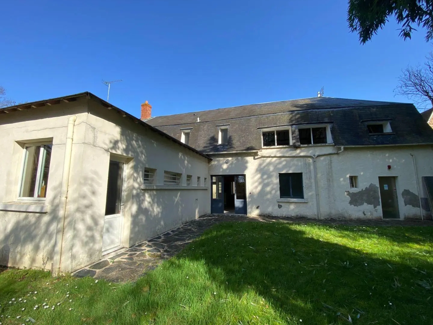 Maison à vendre - 8 pièces - 275m2 - Buzançais (36500)