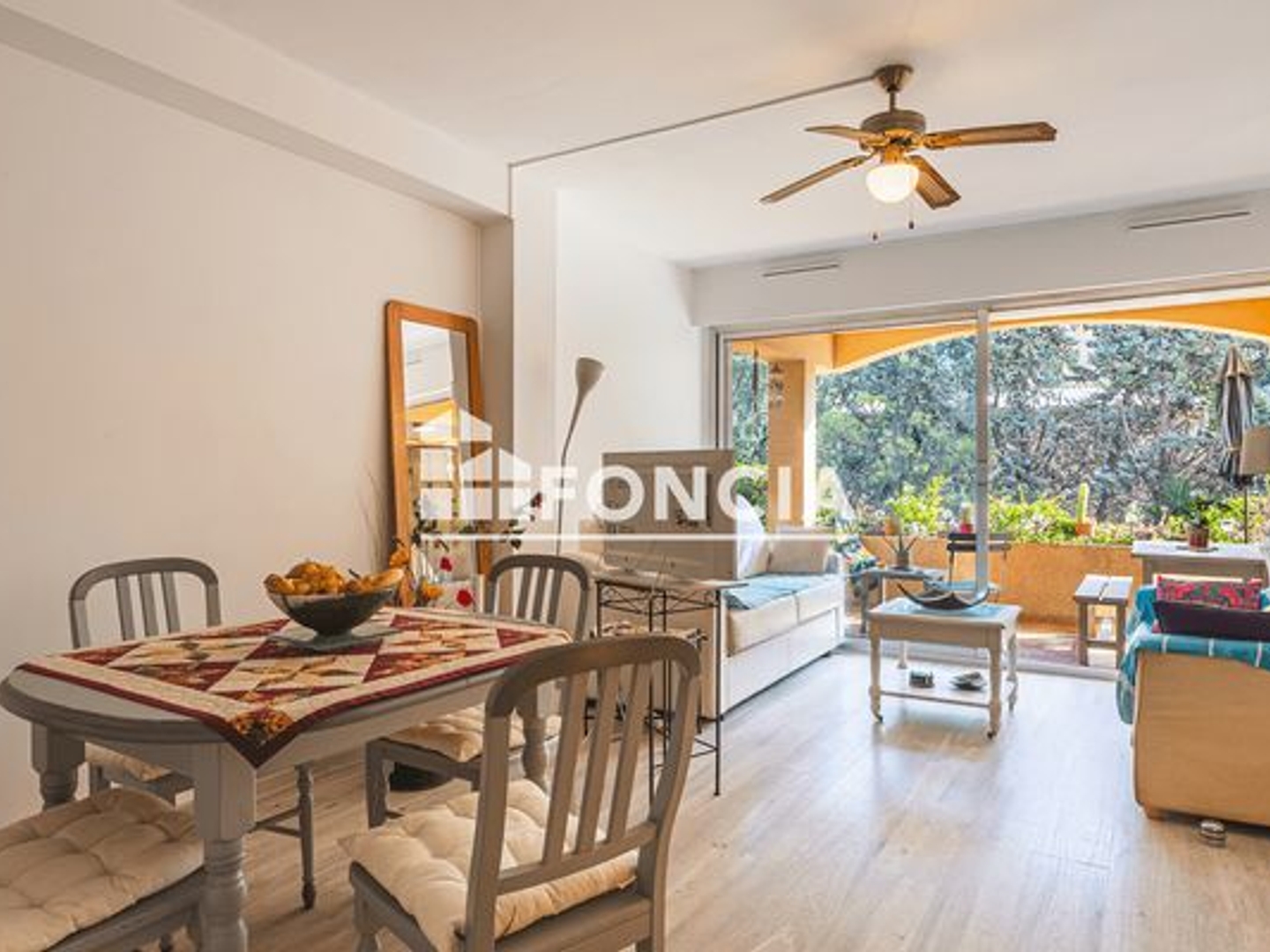 Appartement à vendre - 2 pièces - 31m2 - Bandol (83150)
