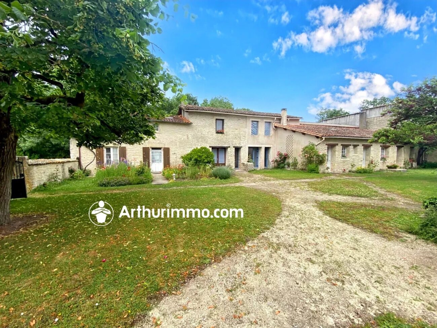 Maison 4 pièces 203 m²