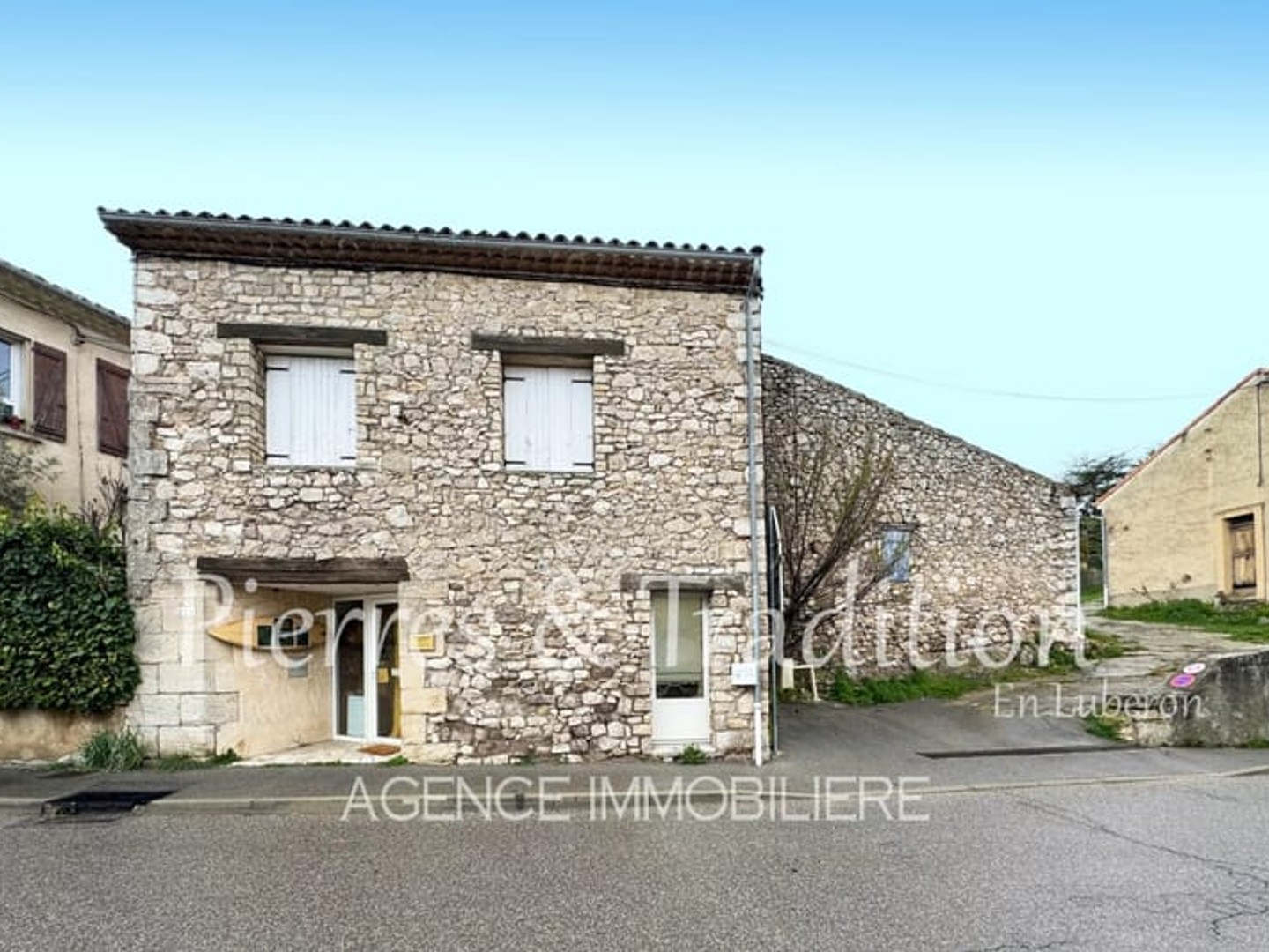 Exclusivité ! maison de village avec local commercial à Reillanne