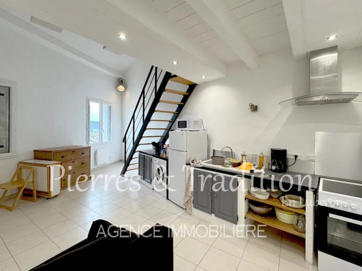 Maison à vendre - 2 pièces - 66m2 - Reillanne (04110)