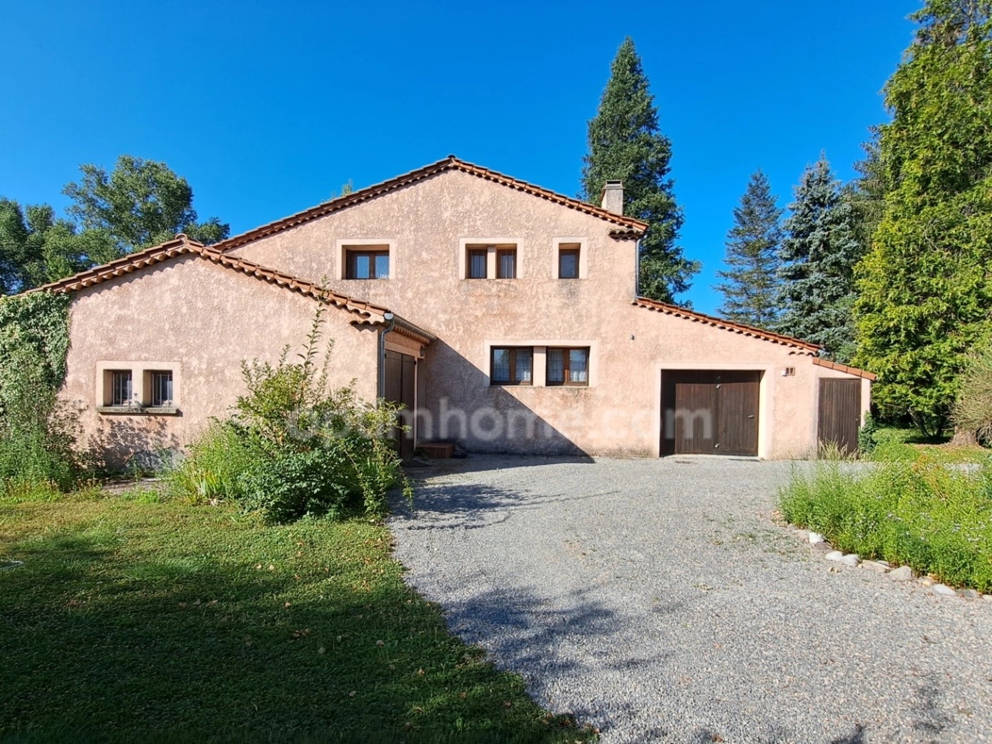 A vendre à Digne les Bains, Maison individuelle de type 6 avec 180m² habitable sur une parcelle de 4300m²
