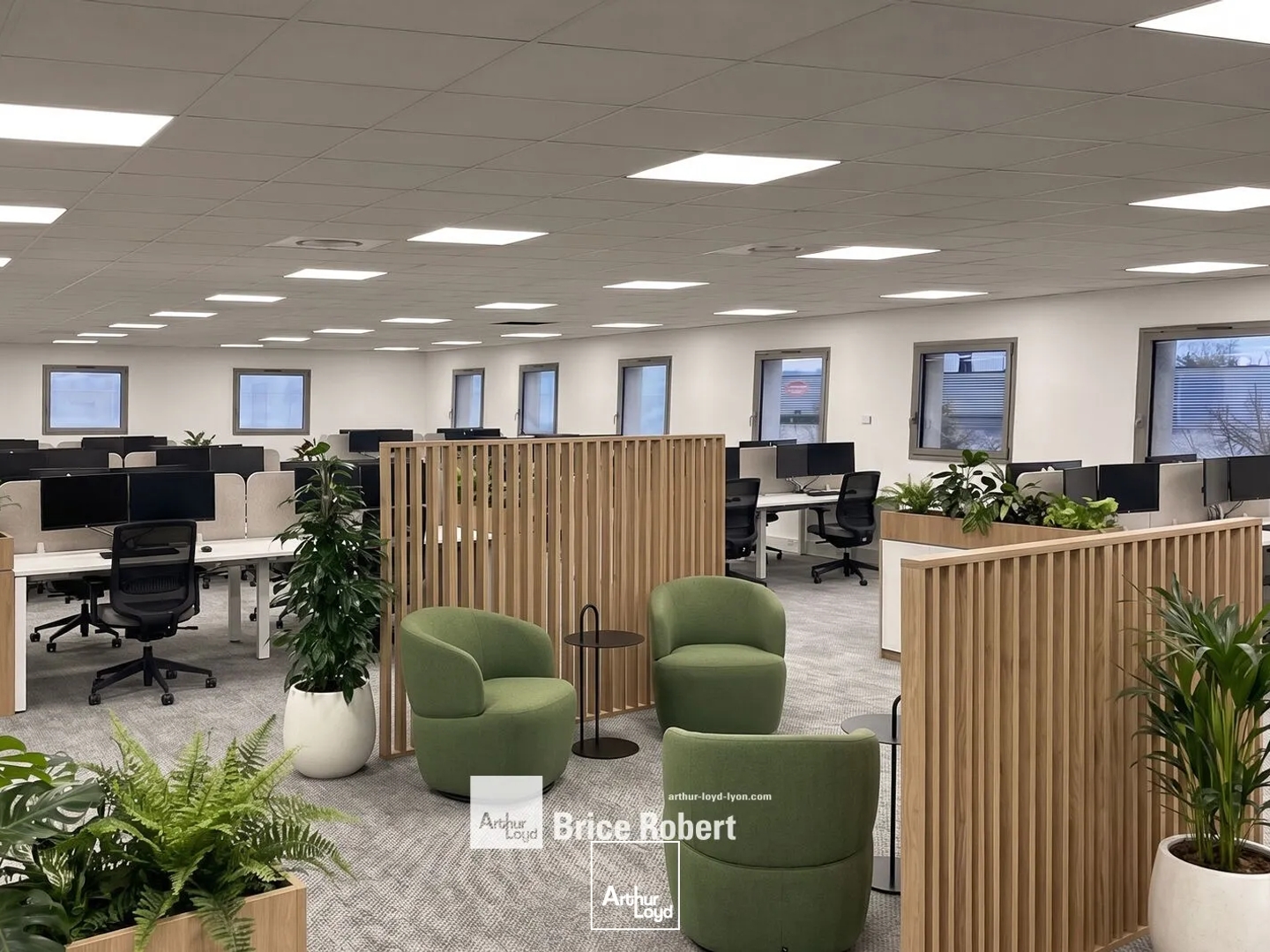 Bureaux à vendre - 326m2 - Saint-Priest (69800)