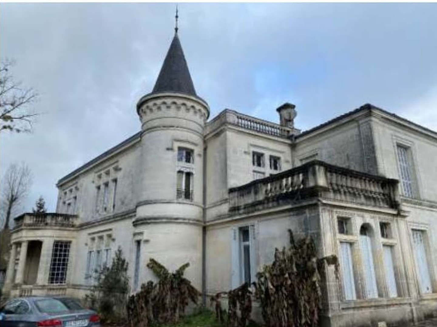 Château 30 pièces 950 m²