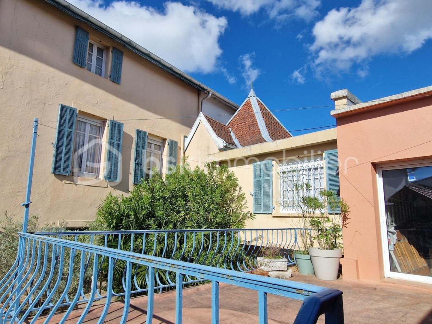Immeuble à vendre - 10 pièces - 415m2 - Saint-Vincent-De-... (40230)