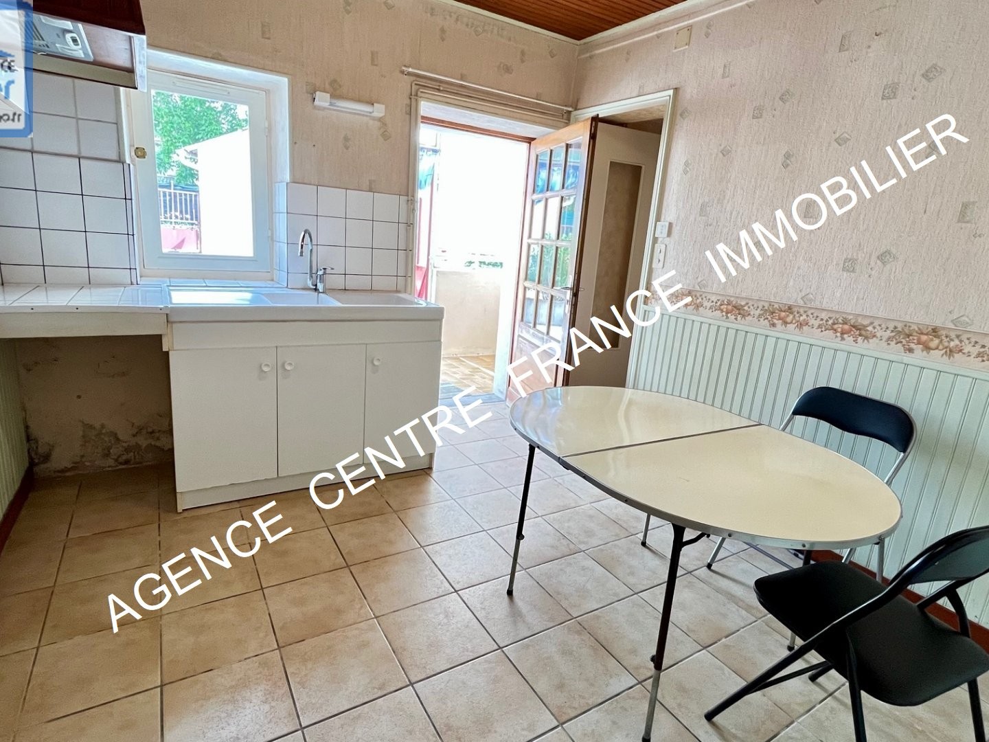 Maison à vendre - 3 pièces - 53m2 - Mehun Sur Yevre (18500)
