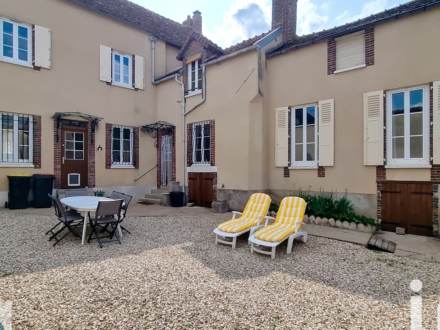 Maison 9 pièces 205 m²