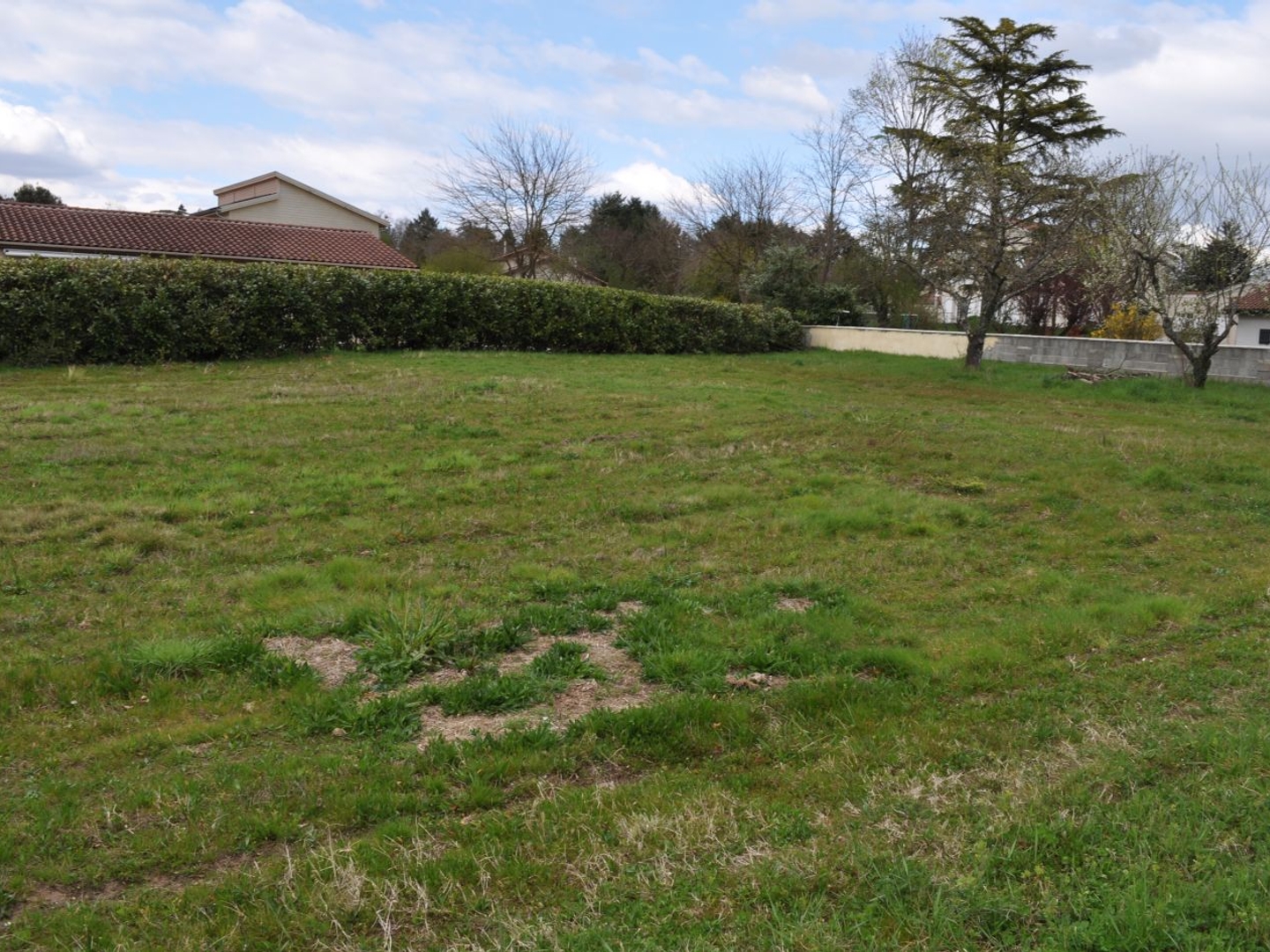 Terrain à vendre - 1087m2 - Montmerle-Sur-Saône (01090)